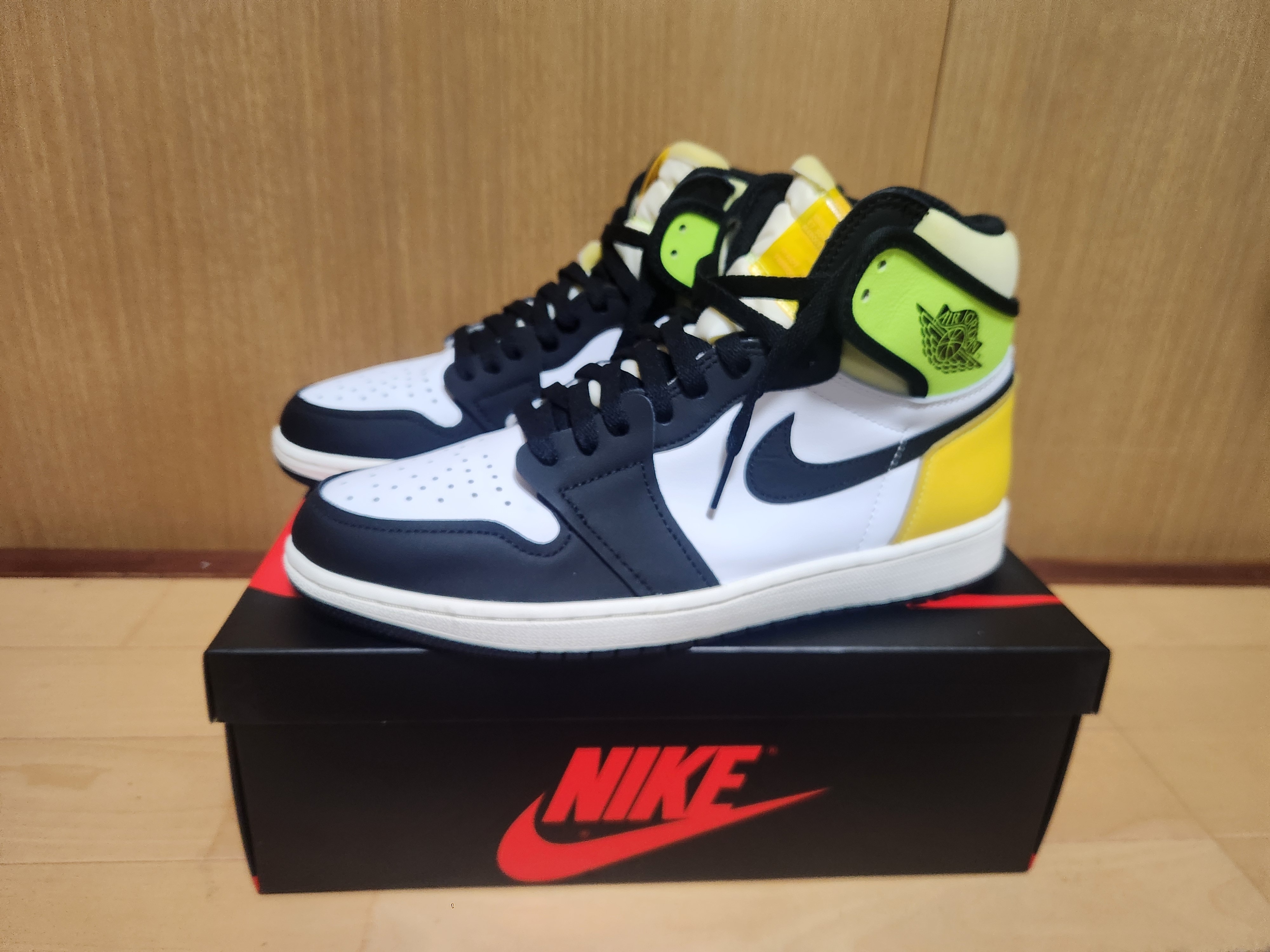 Nike Air Jordan 1 High OG "Volt Gold"
