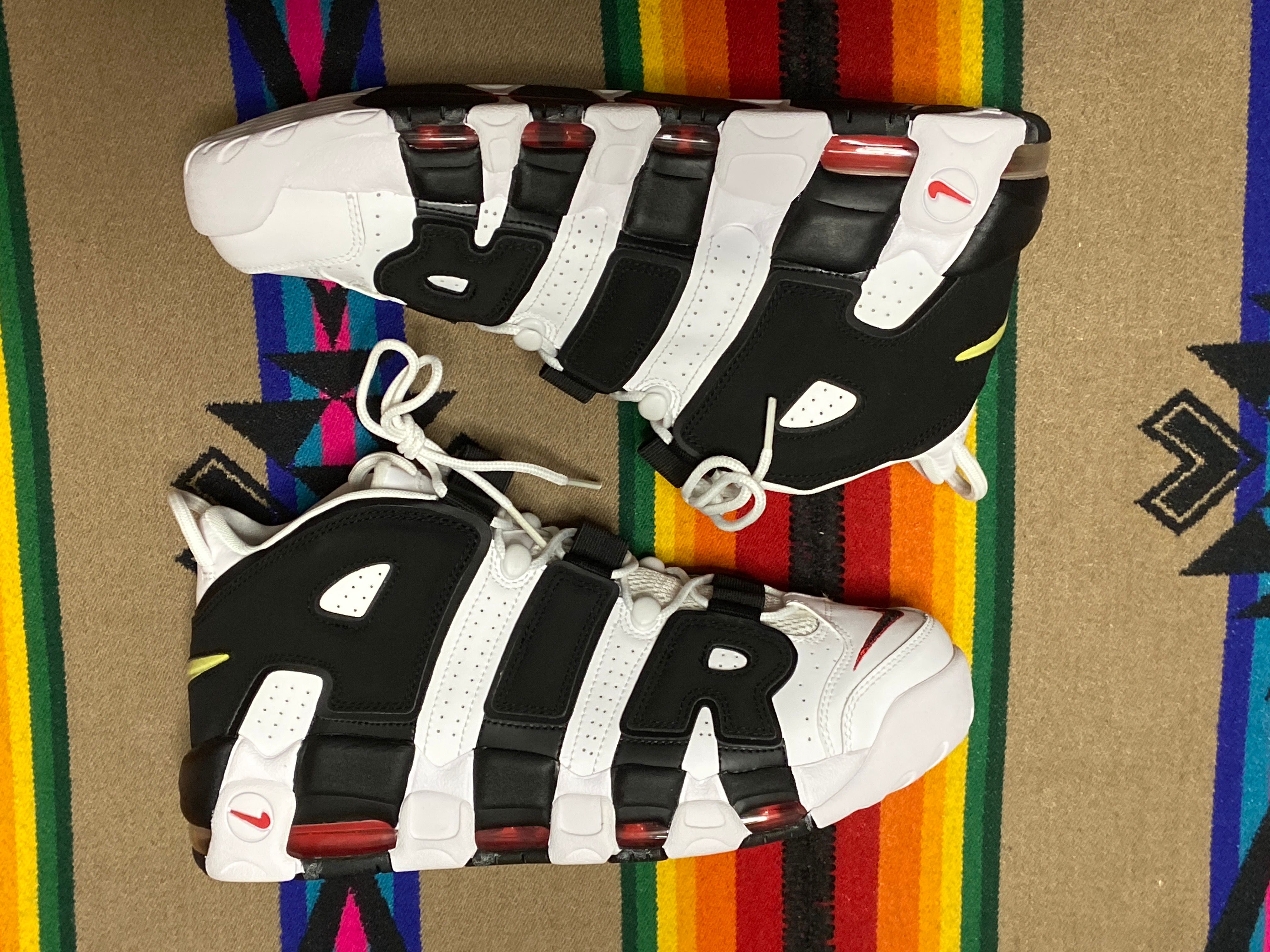 NIKE AIR MORE UPTEMPO "WHITE/BLACK/UNIVERSITY RED"(2020)