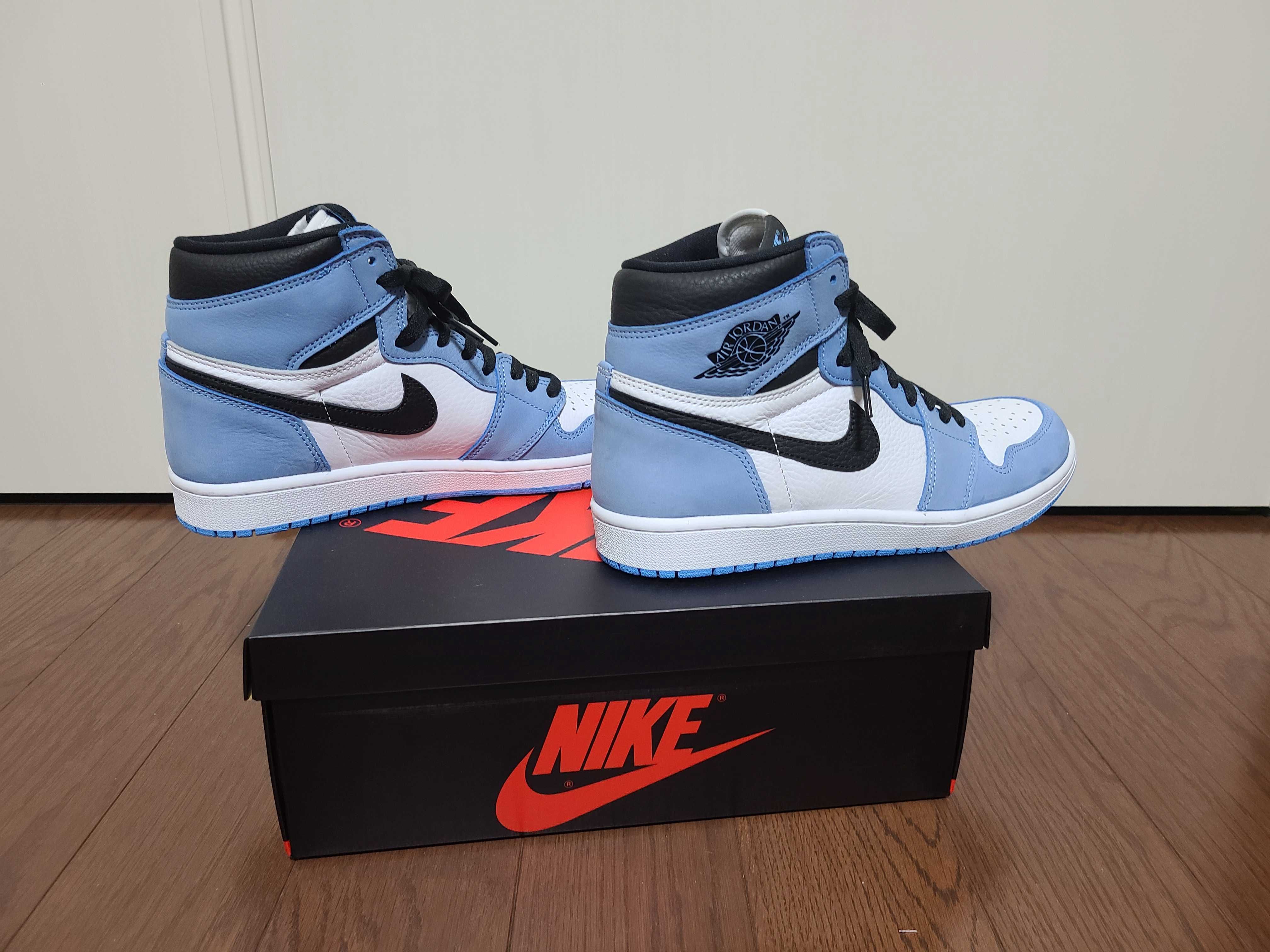 Nike Air Jordan 1 High OG "University Blue"