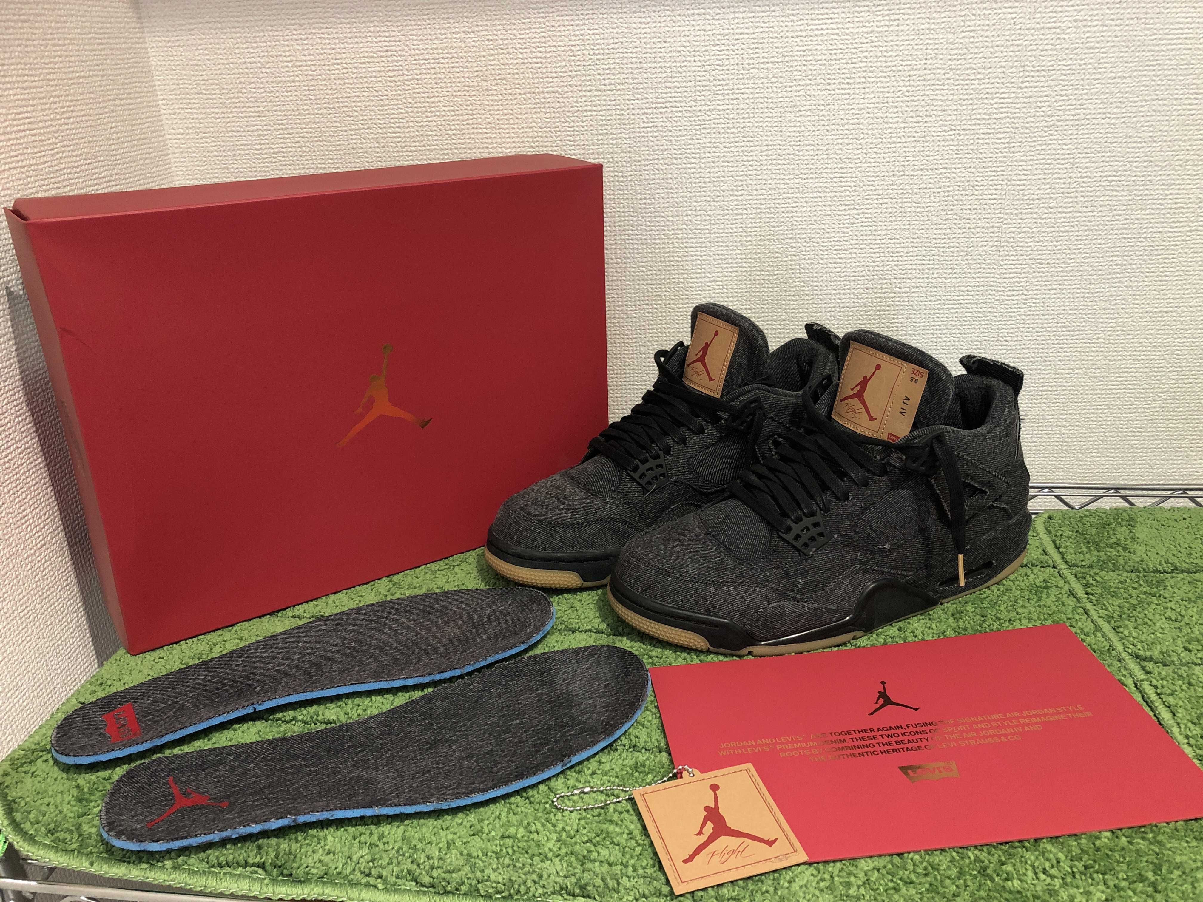 Nike × Levi's Air Jordan 4 "Black Denim" (Tag: LEVIS®)