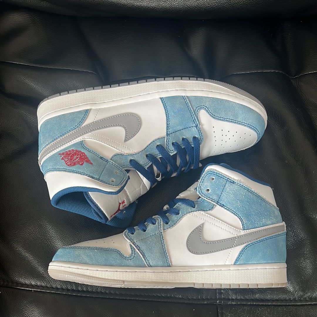 Nike Air Jordan 1 Mid SE "White/Hyper Royal/Red"