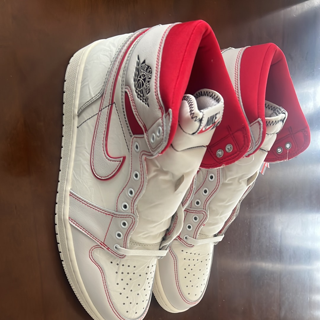 Nike Air Jordan 1 Retro High OG "Sail/University Red"