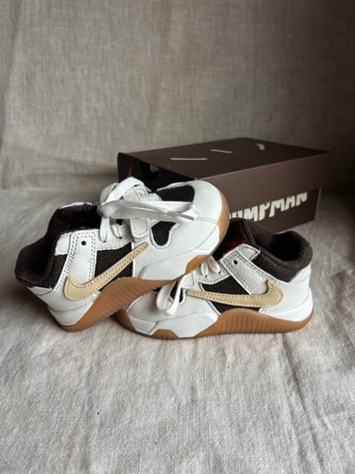 Travis Scott × Nike TD Jordan Jumpman Jack TR "Sail and Dark Mocha"