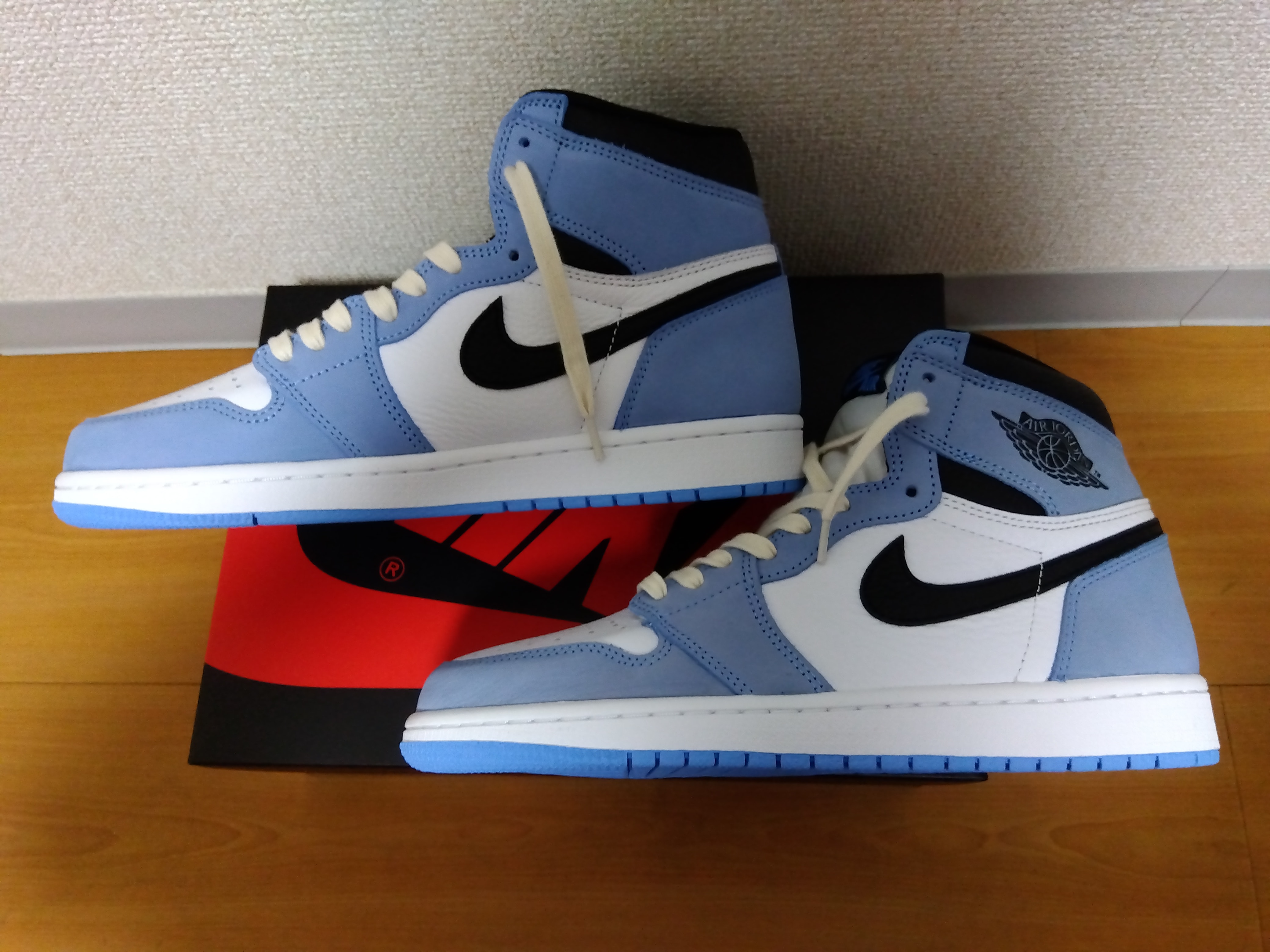 Nike Air Jordan 1 High OG "University Blue"