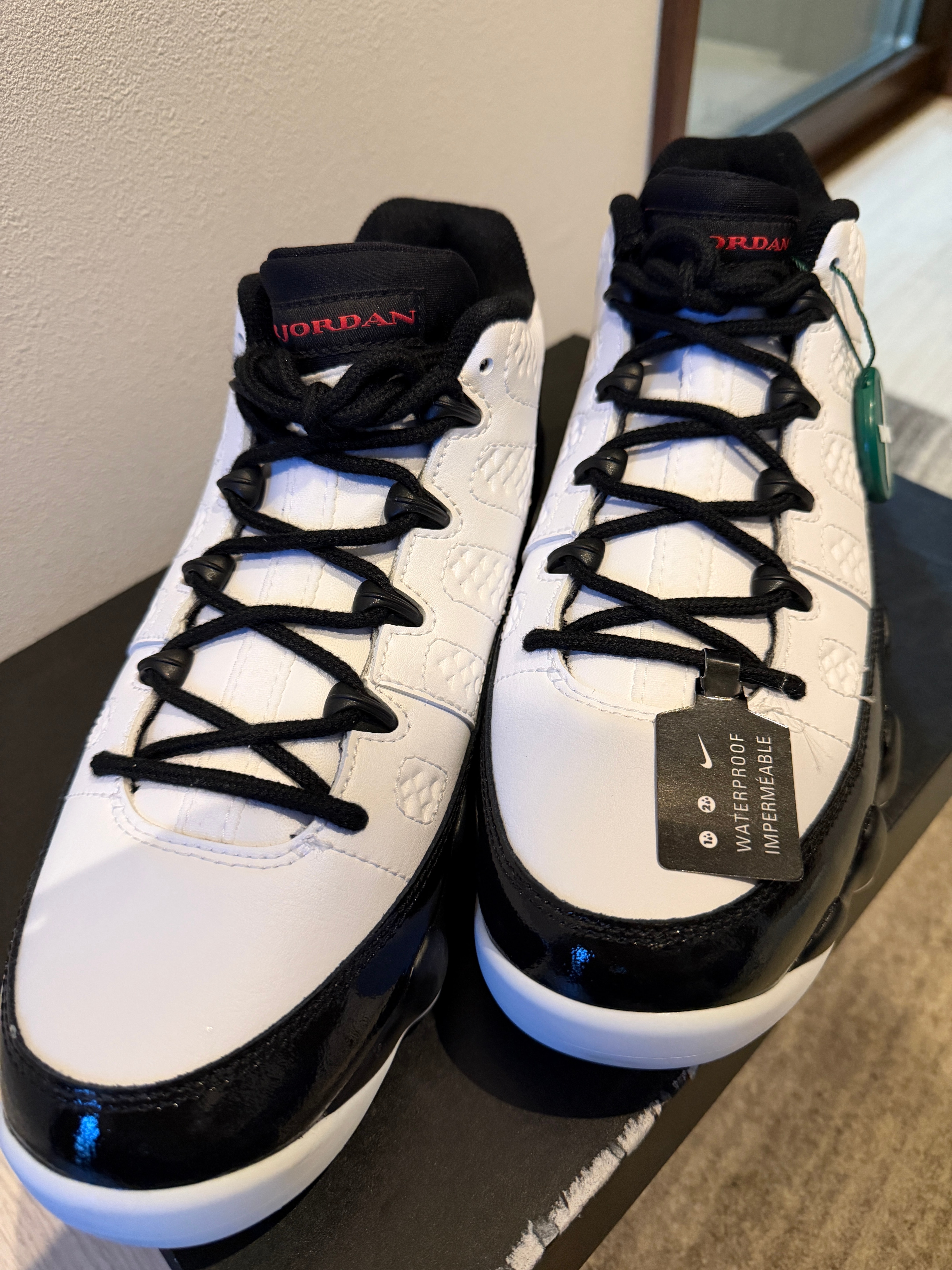 ナイキ エアジョーダン9 ゴルフ "ホワイト/ブラック/トゥルーレッド"