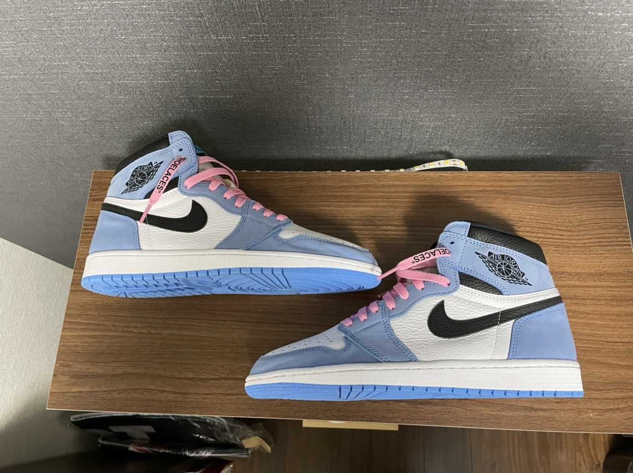 Nike Air Jordan 1 High OG "University Blue"