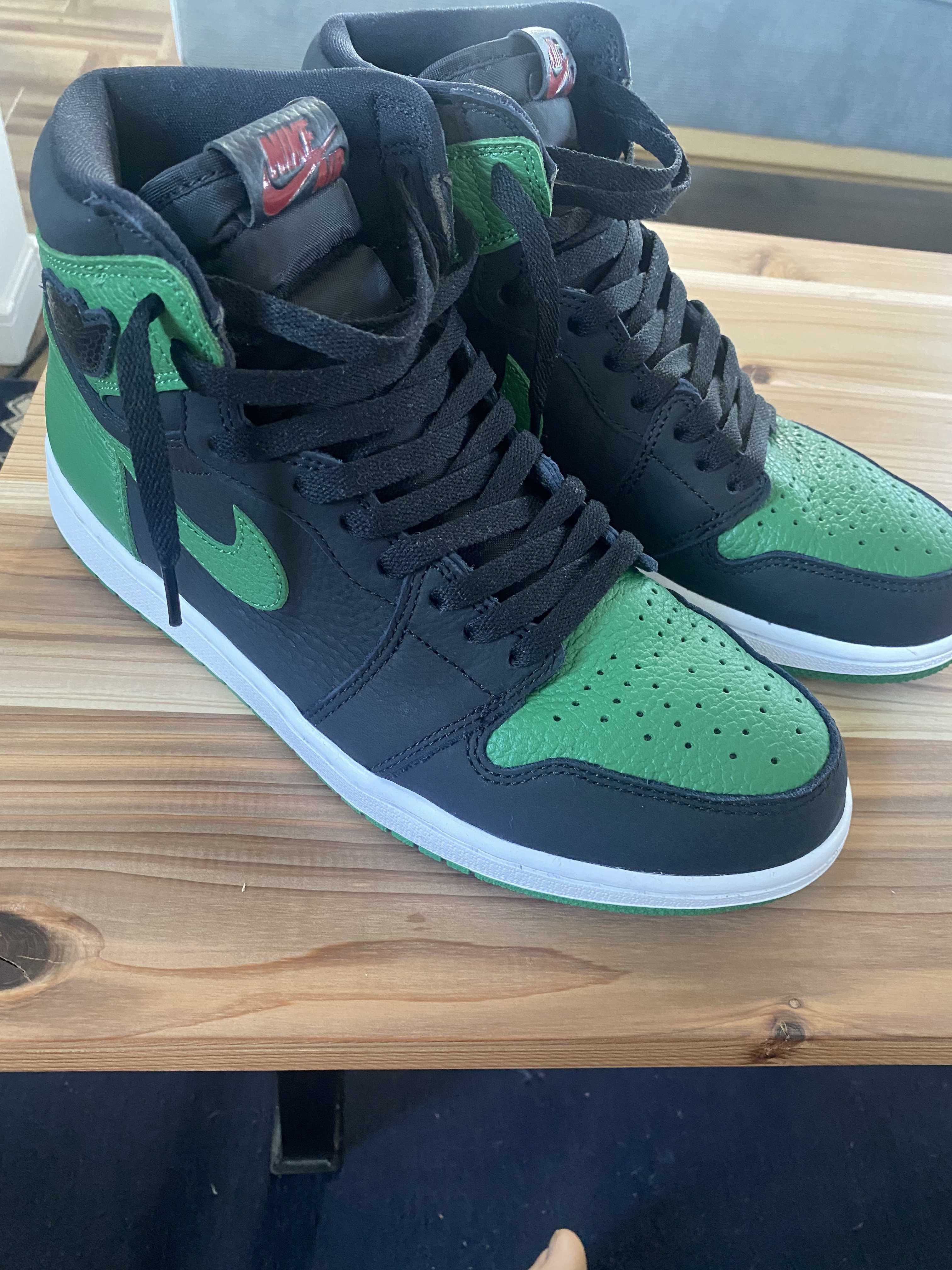 Nike Air Jordan 1 Retro High OG "Black/Pine Green" (2020)      