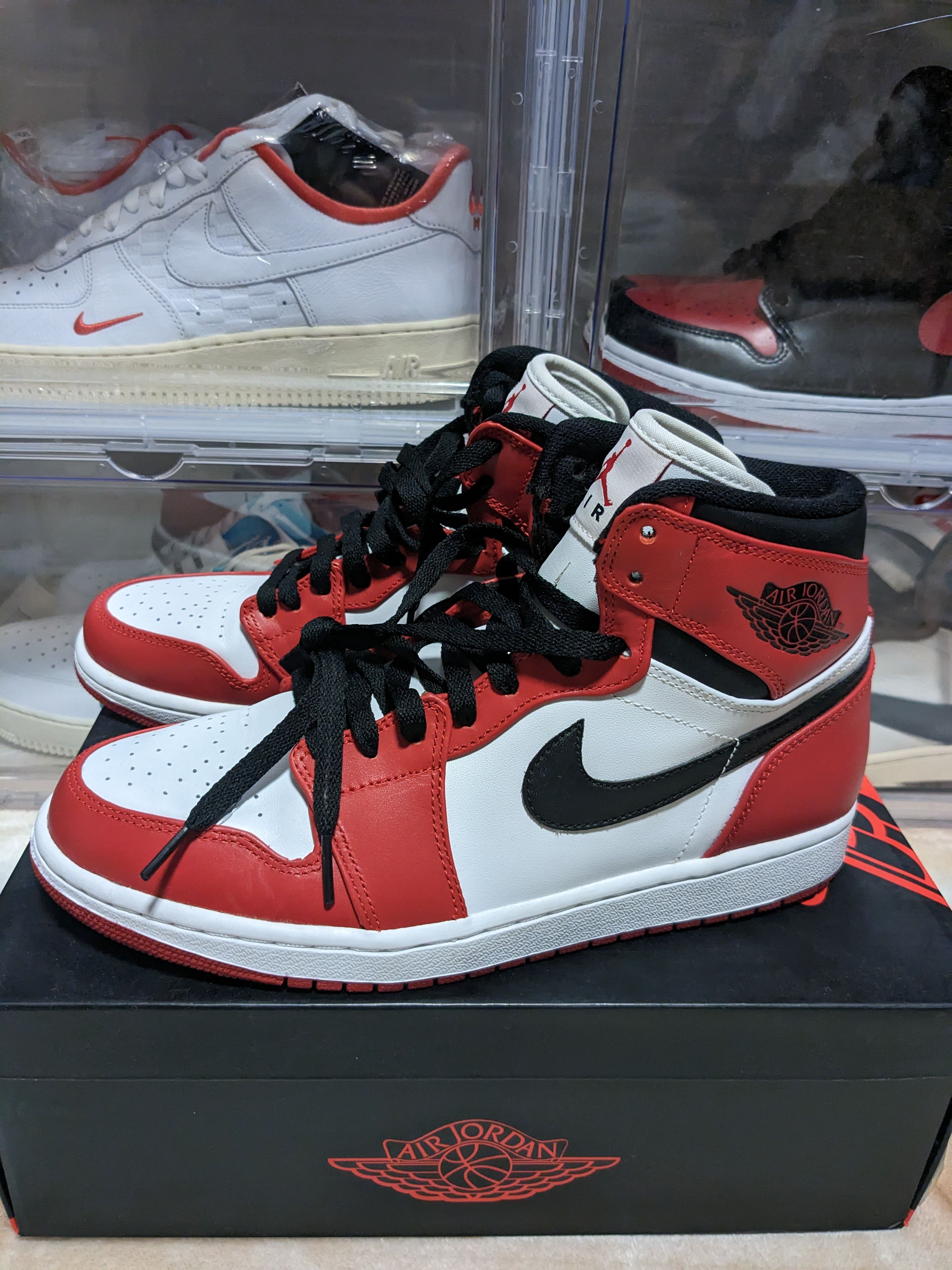 Nike Air Jordan 1 Retro High "Chicago" (2013)