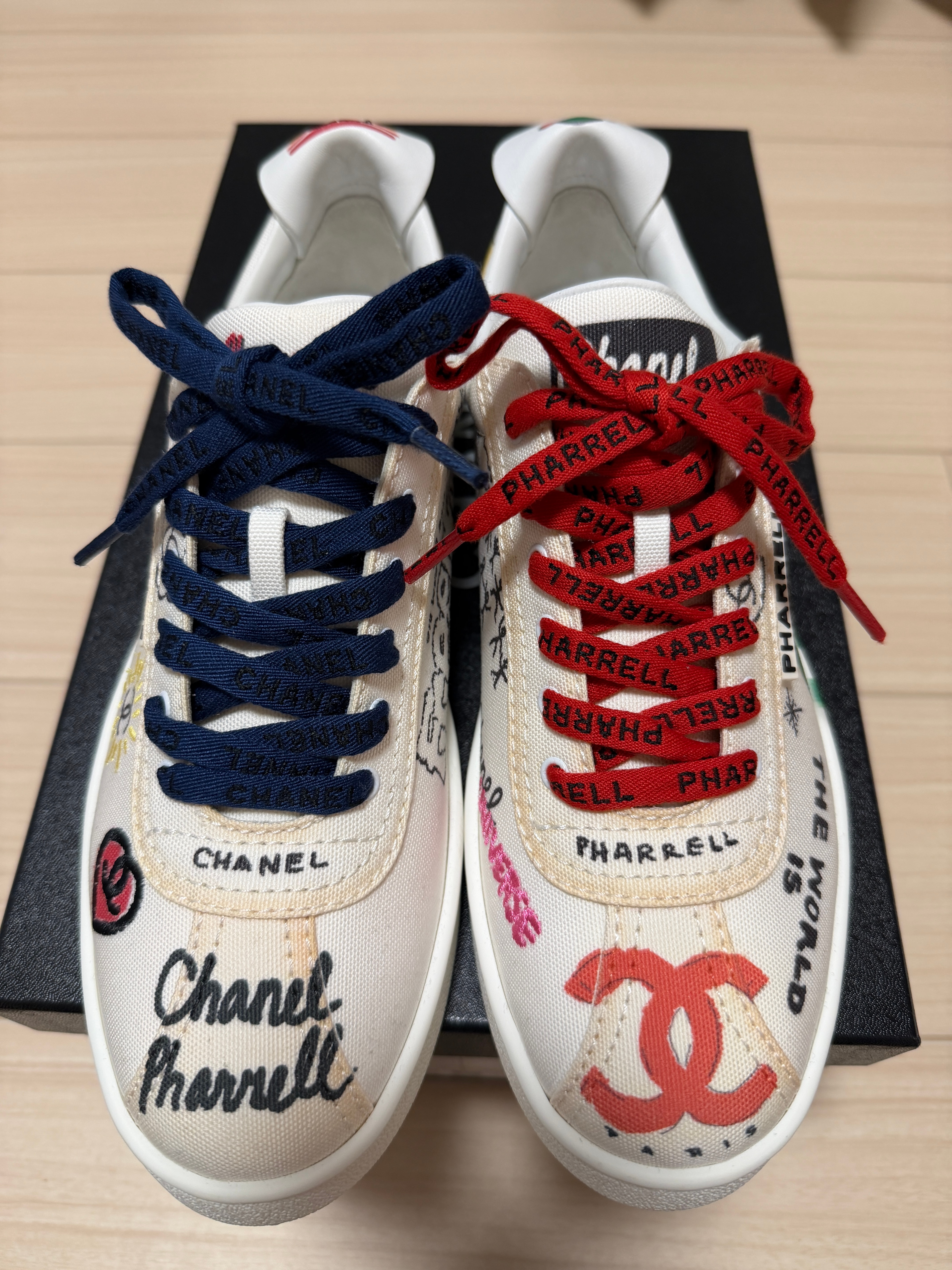 CHANEL Low Top Trainer "Grey and White"