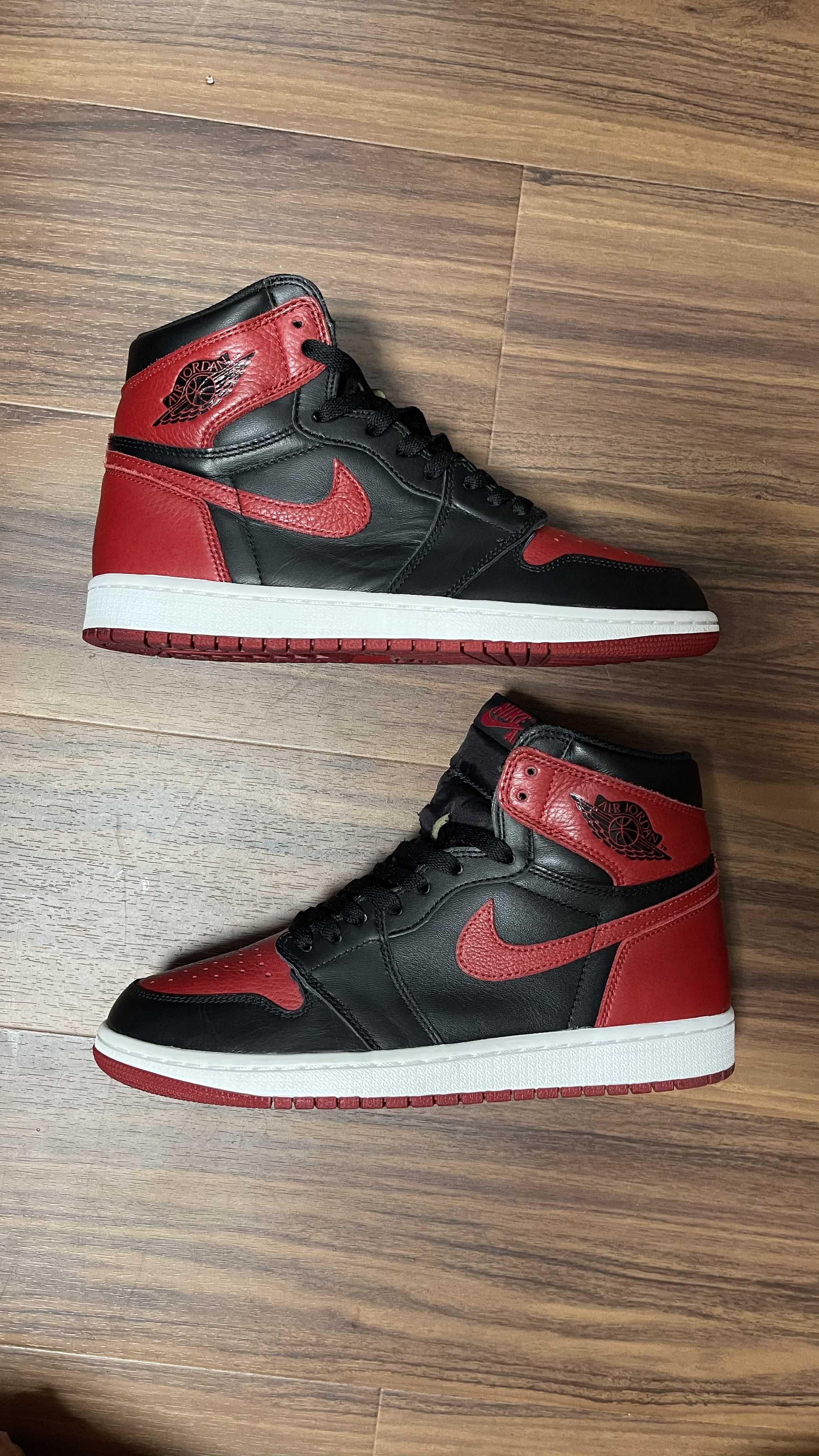 Nike Air Jordan 1 Retro High OG "Bred/Banned" (2016)