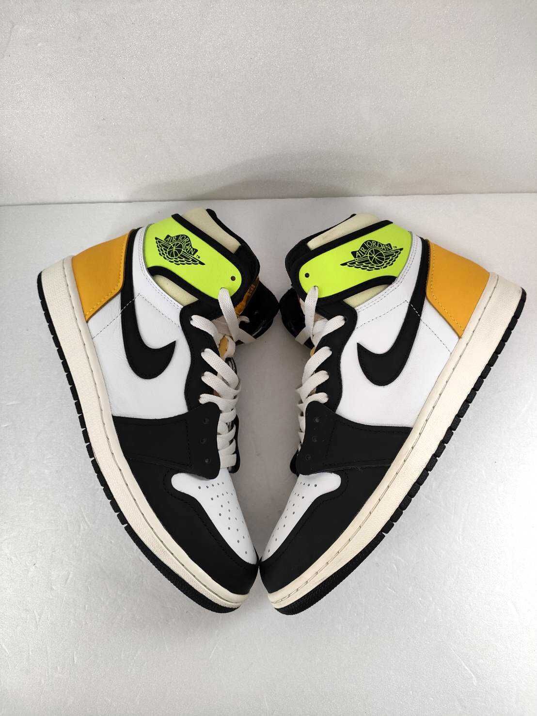 Nike Air Jordan 1 High OG "Volt Gold"