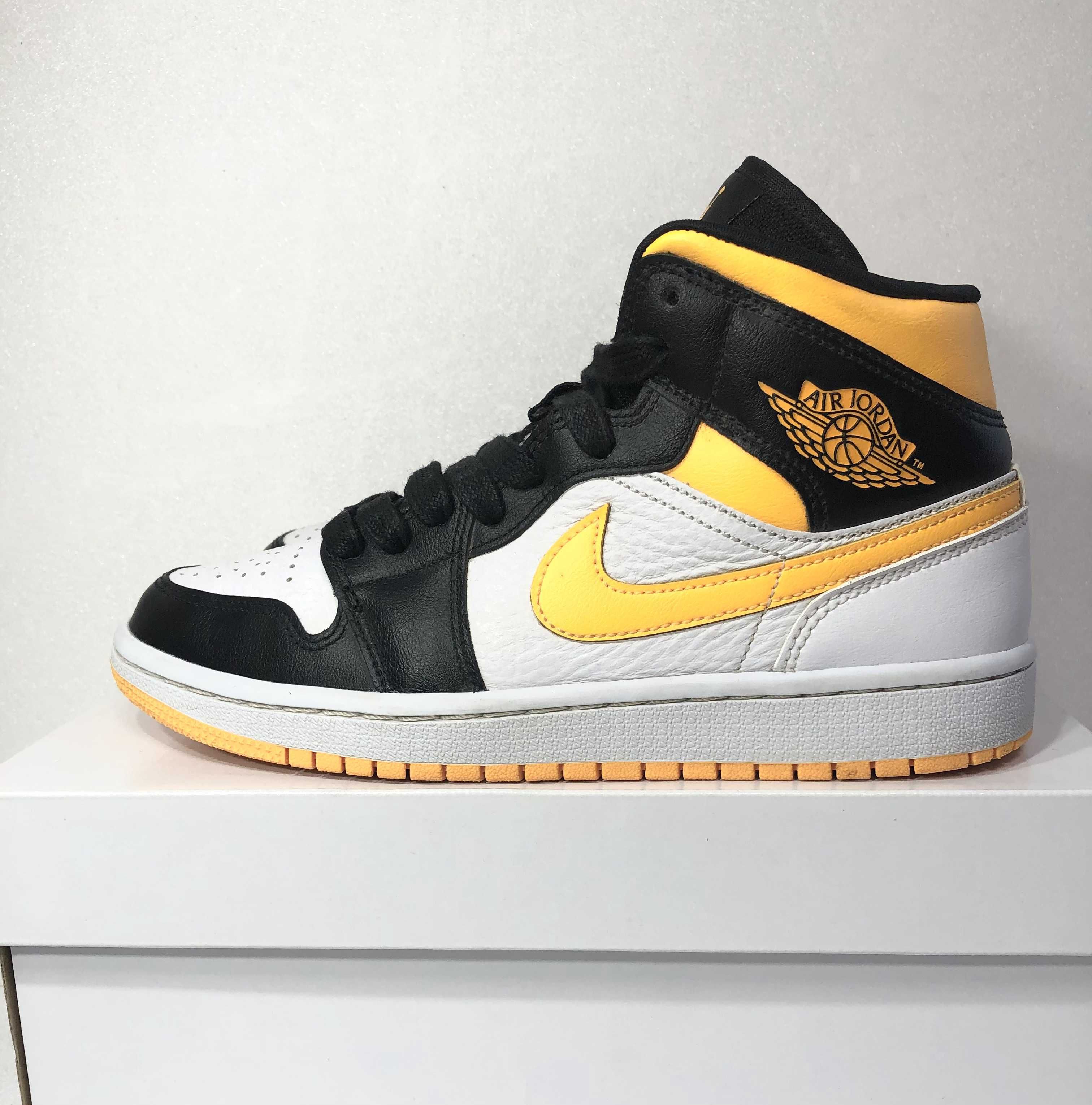 Nike Women's Air Jordan 1 Mid SE "Laser Orange Black"