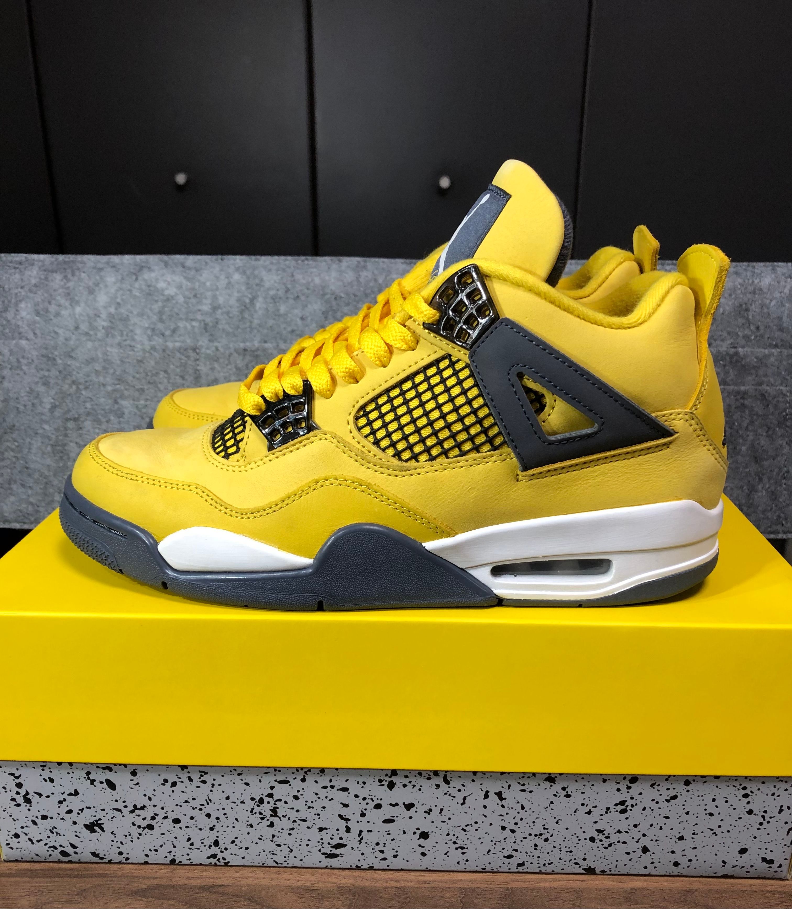 Nike Air Jordan 4 "Tour Yellow"