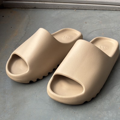 adidas YEEZY Slide "Pure" (GW1934)