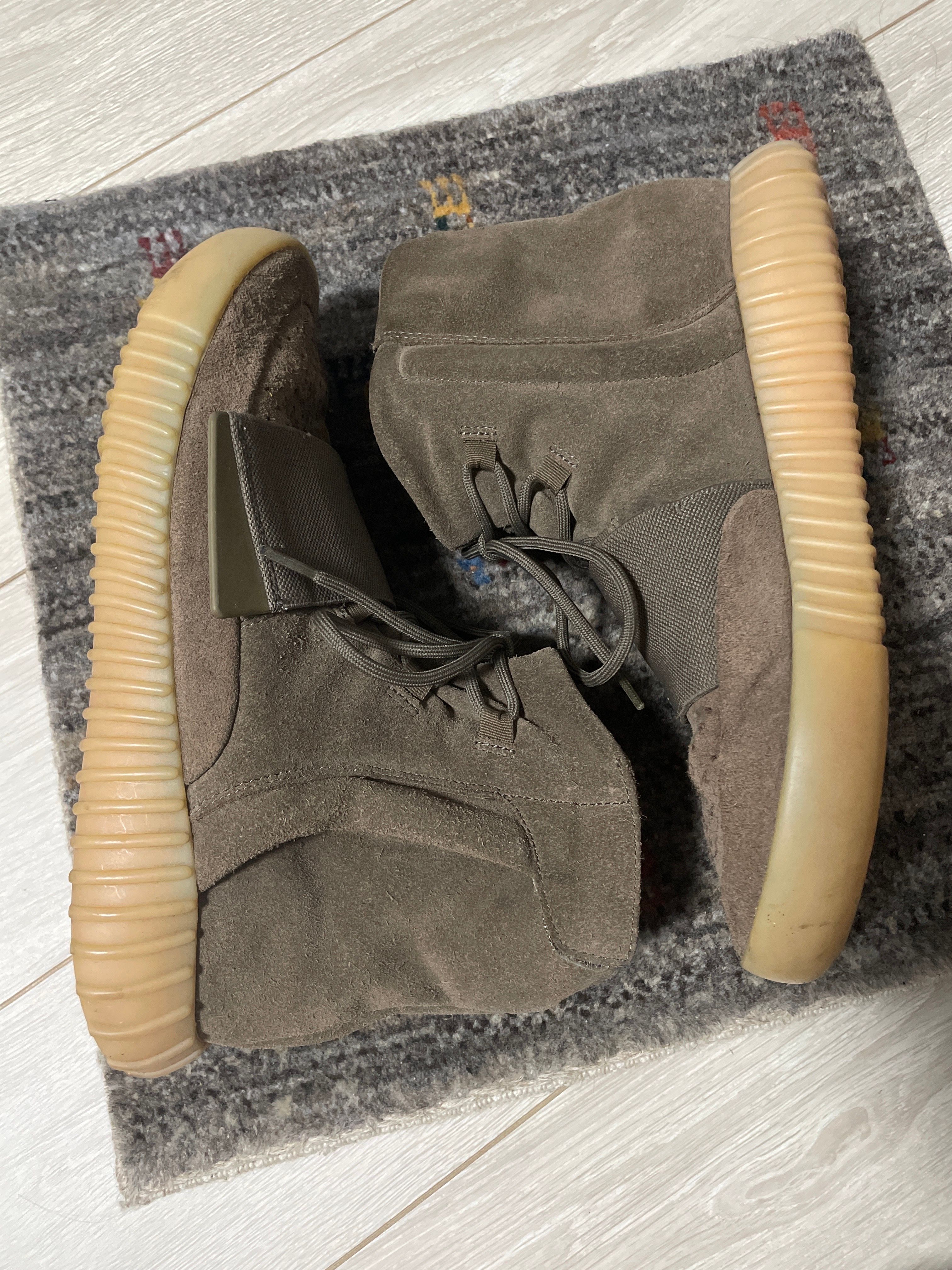 adidas YEEZY Boost 750 "Light Brown Gum (Chocolate)"