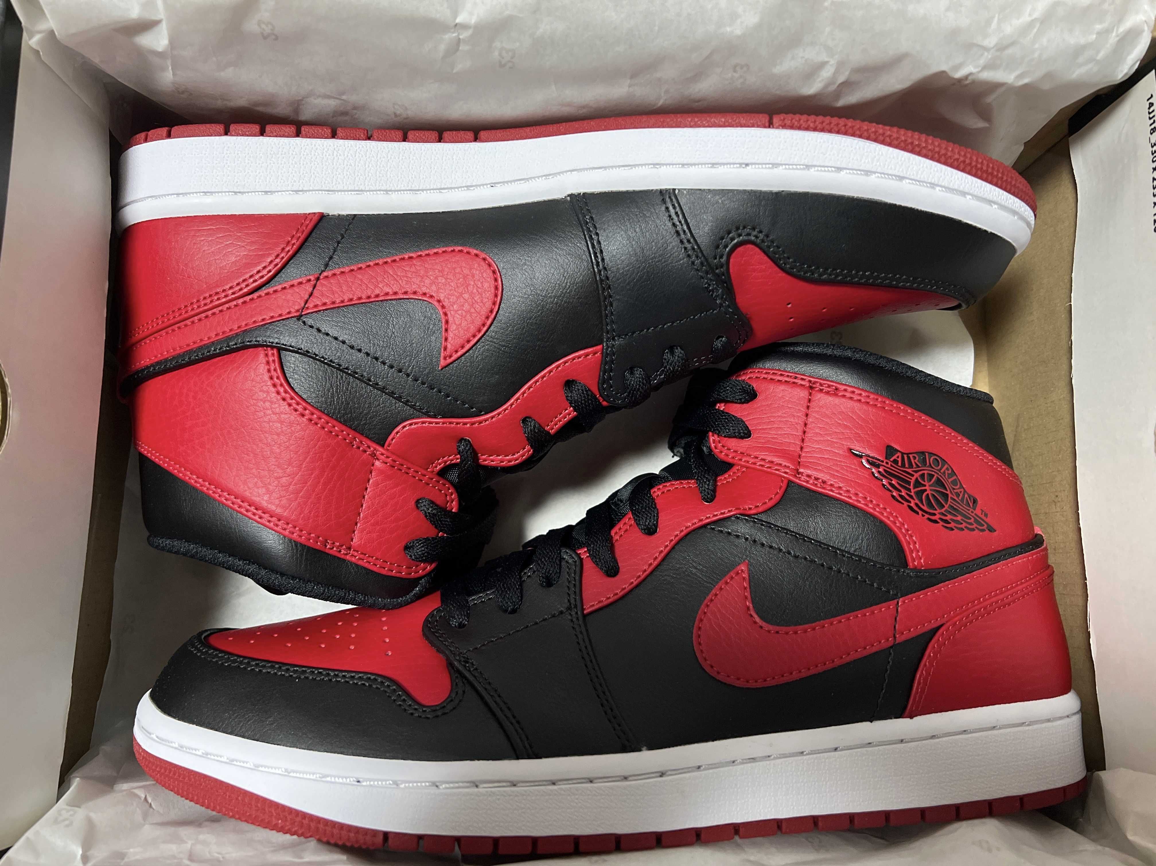Nike Air Jordan 1 Mid "Bred"