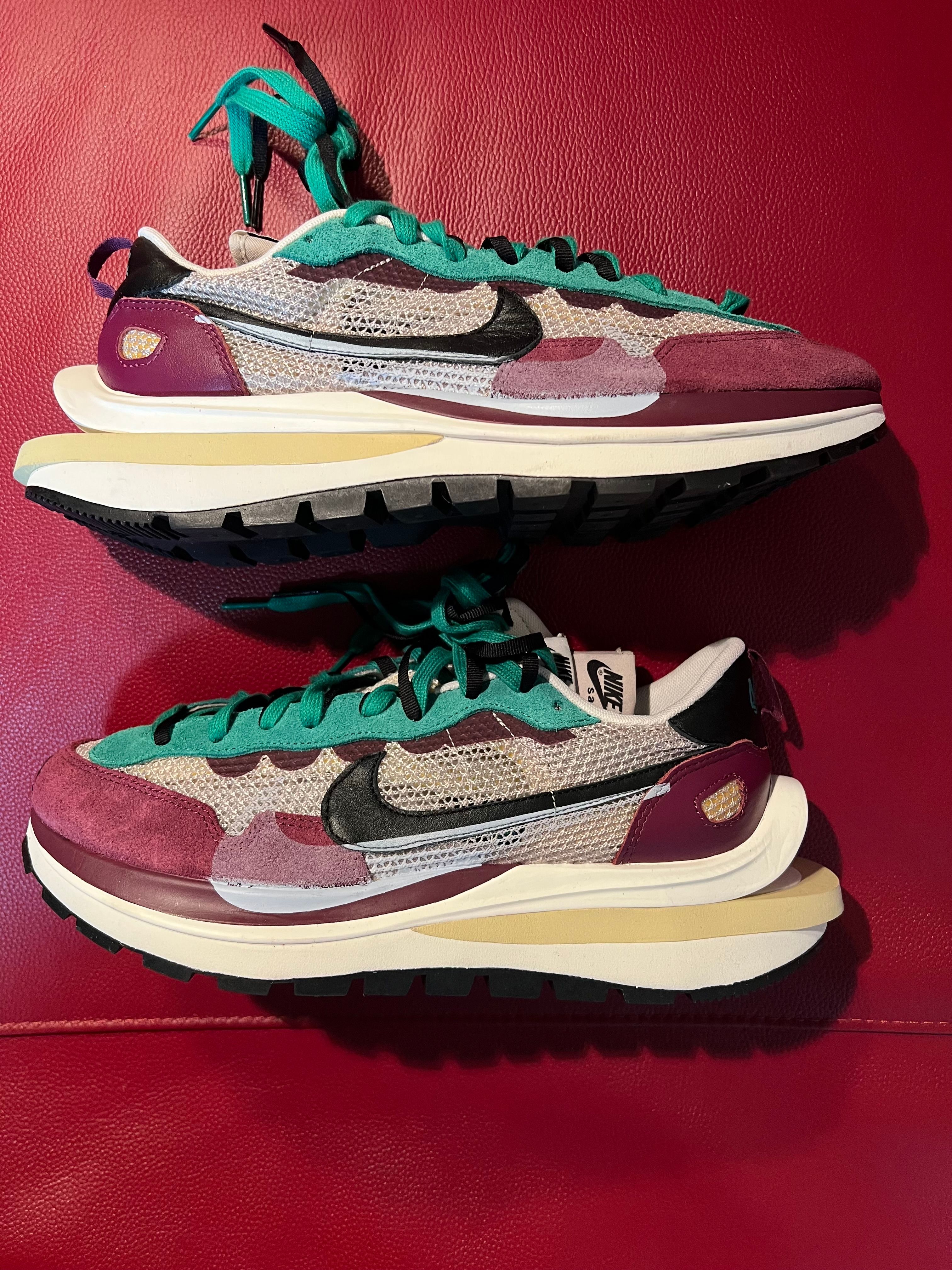 sacai × Nike Vapor Waffle "String/Red/Green"