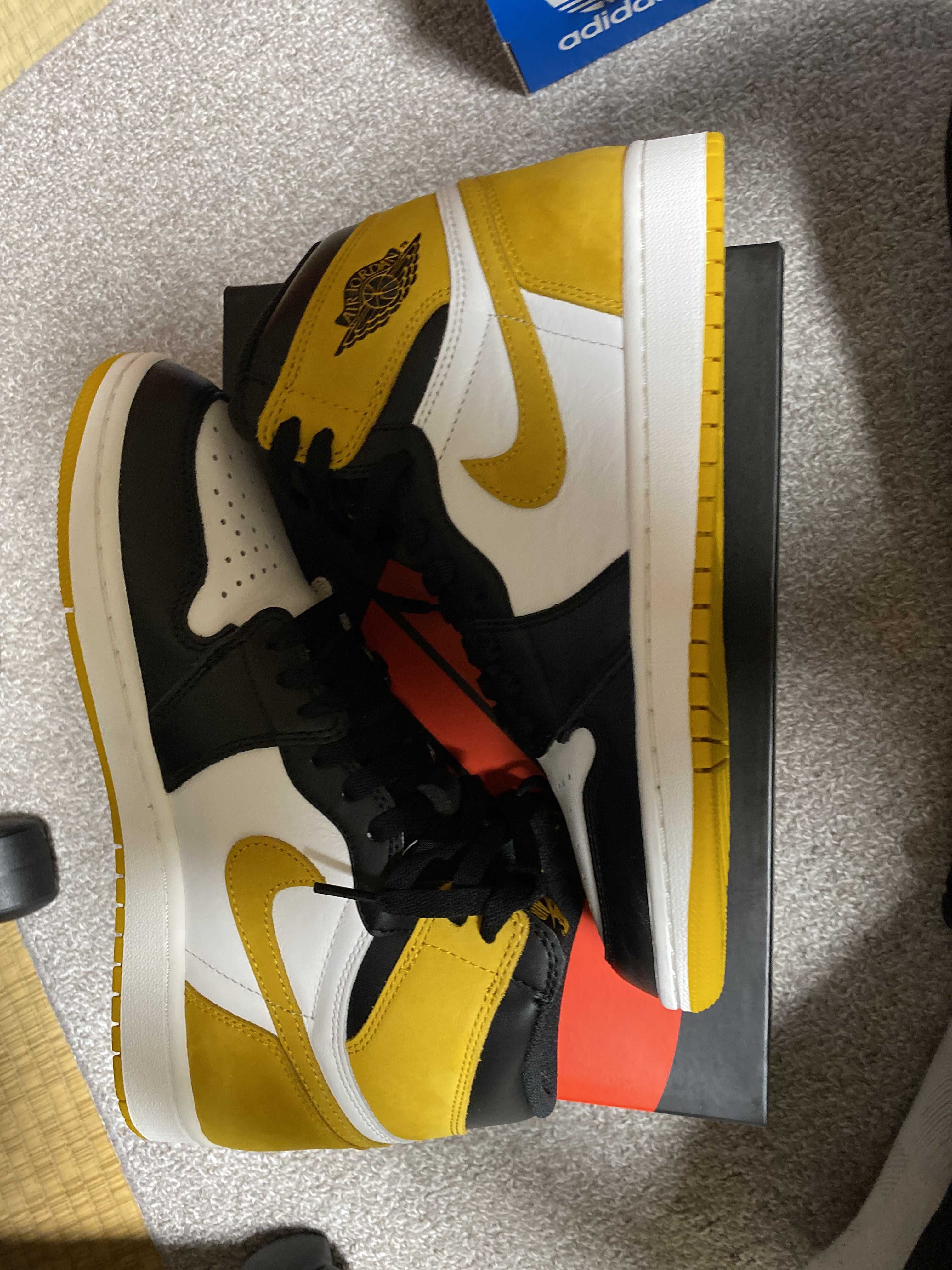 Nike Air Jordan 1 Retro High OG "Black Toe/Yellow Ochre"