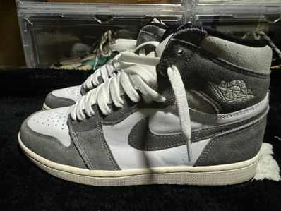 Nike Air Jordan 1 Retro High OG "Black and Smoke Grey"
