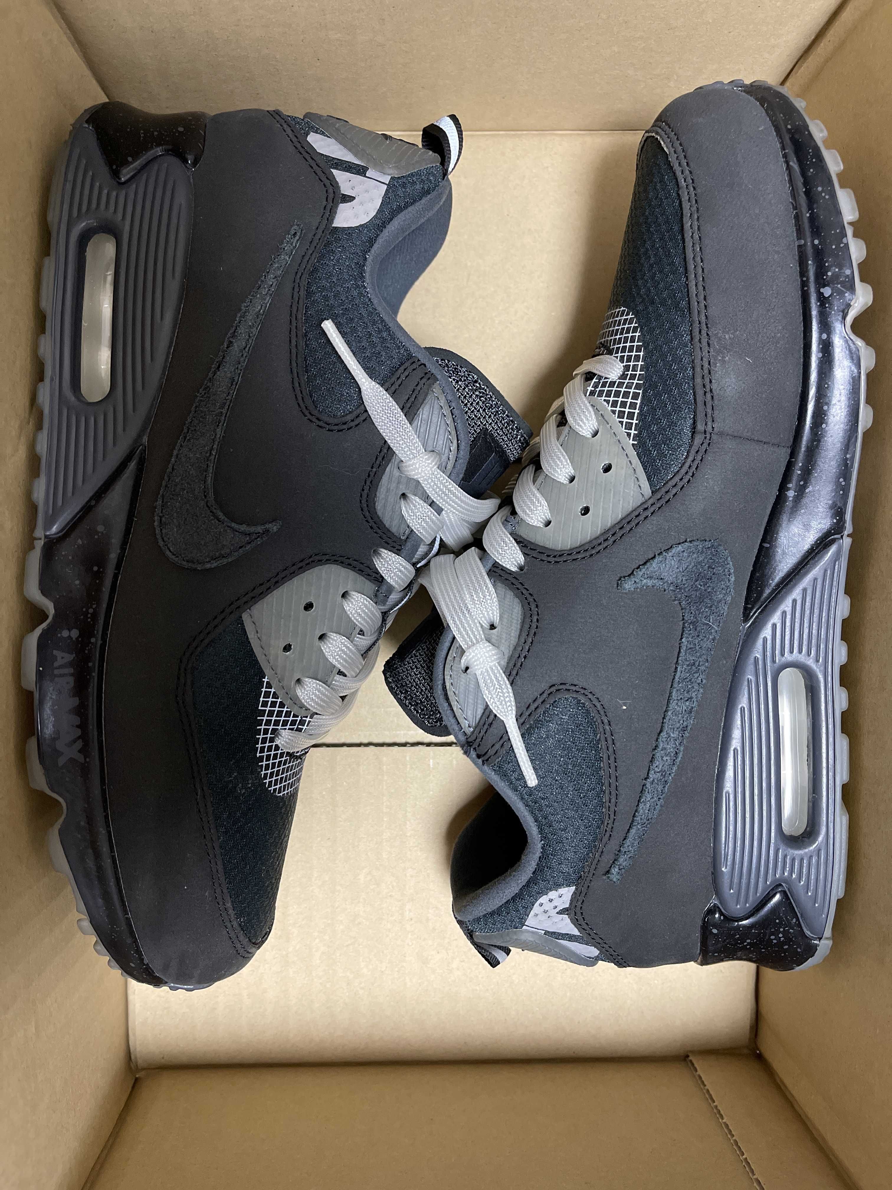 UNDEFEATED × Nike Air Max 90 "Black/Rush Pink"