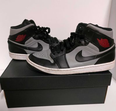 Nike Air Jordan 1 Mid "Shadow"