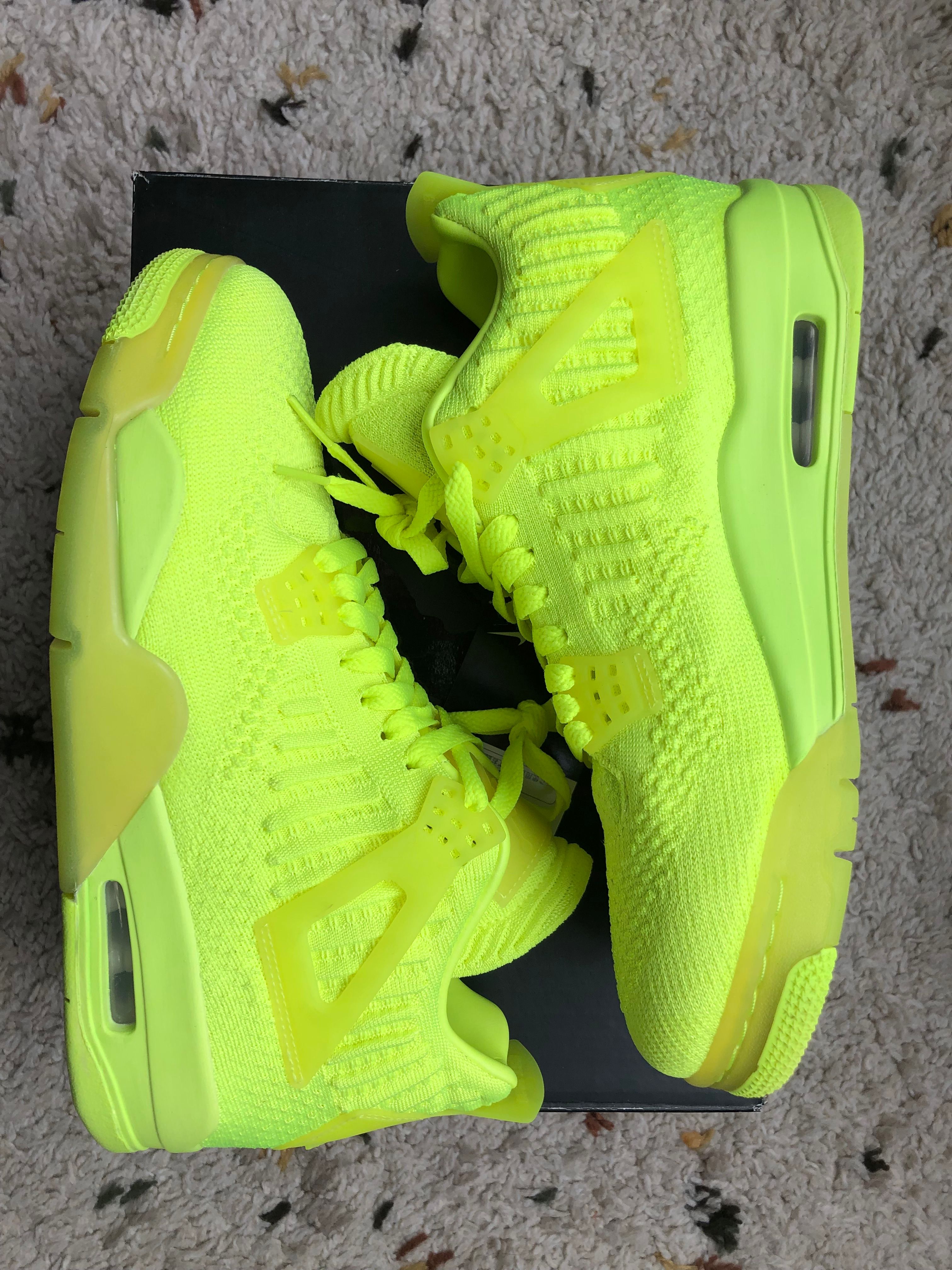 NIKE AIR JORDAN 4 RETRO FLYKNIT VOLT