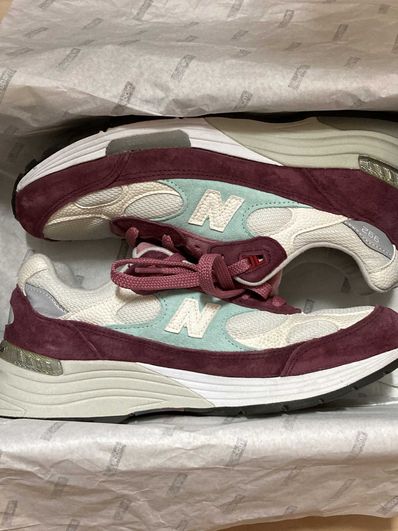 KITH × New Balance 992 Kithmas "Burgundy/White"