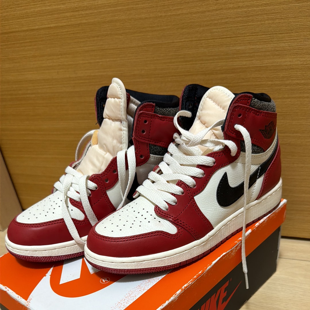 Nike GS Air Jordan 1 High OG "Lost & Found/Chicago"