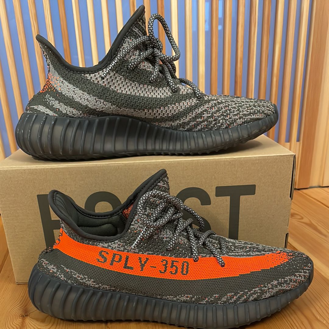 adidas YEEZY Boost 350V2 "Carbon Beluga"