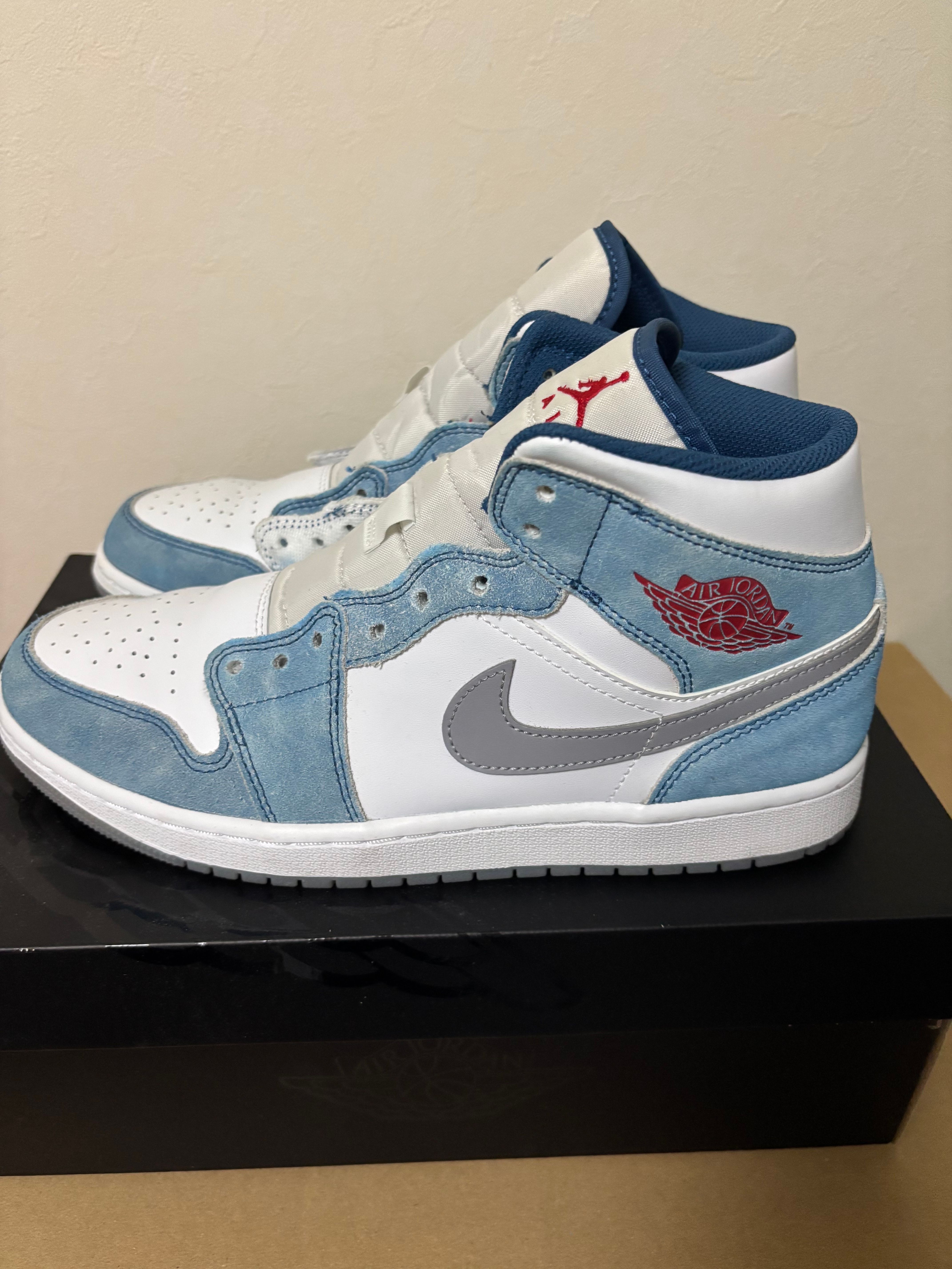Nike Air Jordan 1 Mid SE "White/Hyper Royal/Red"