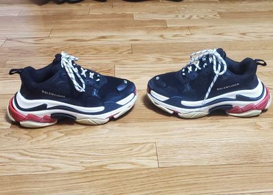 BALENCIAGA Triple S "Black/Red"