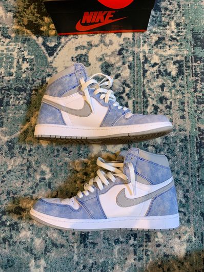 Nike Air Jordan 1 High OG "Hyper Royal"