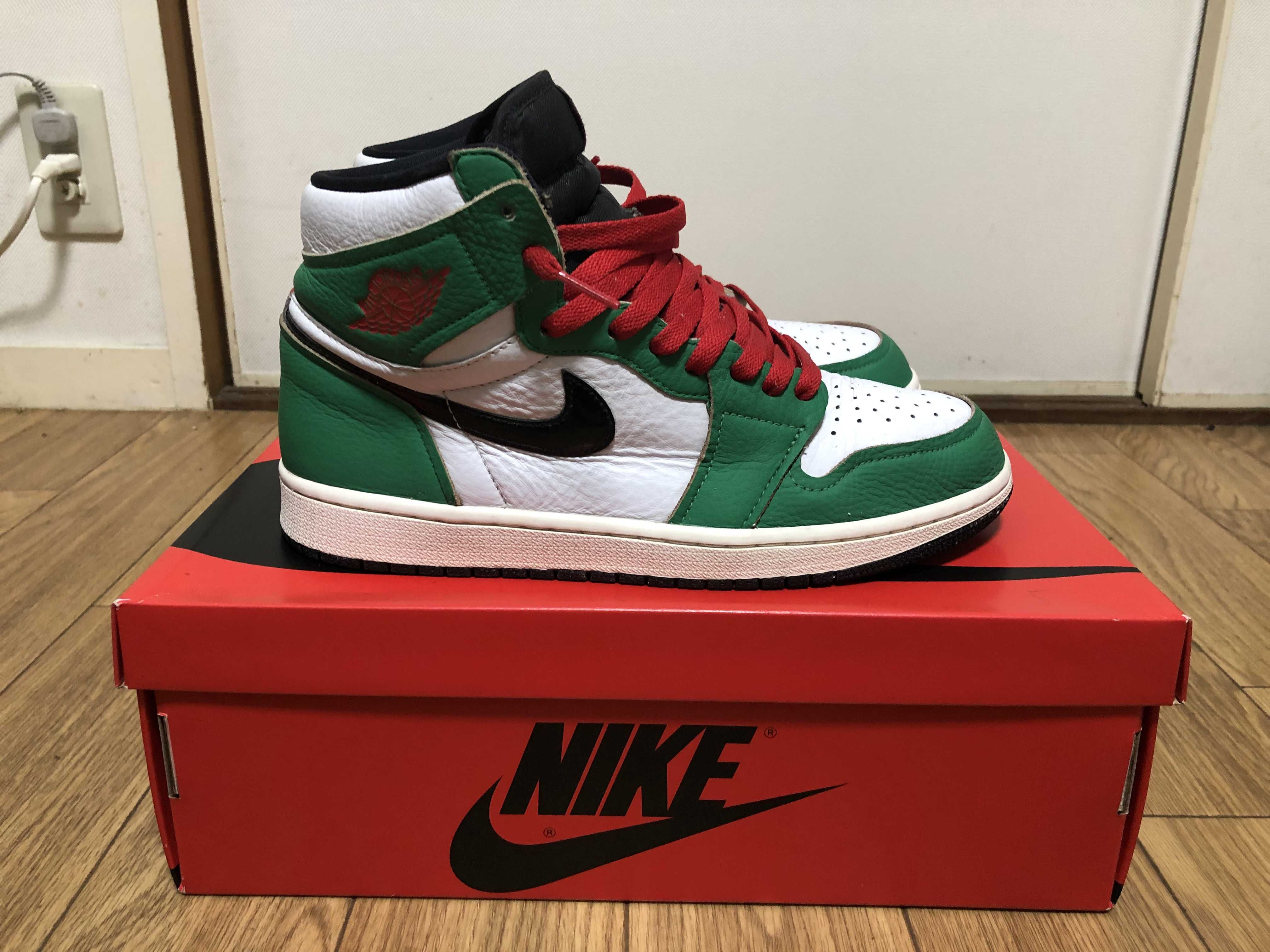 Nike Women's Air Jordan 1 High OG "Lucky Green/White-Sail-Black"
