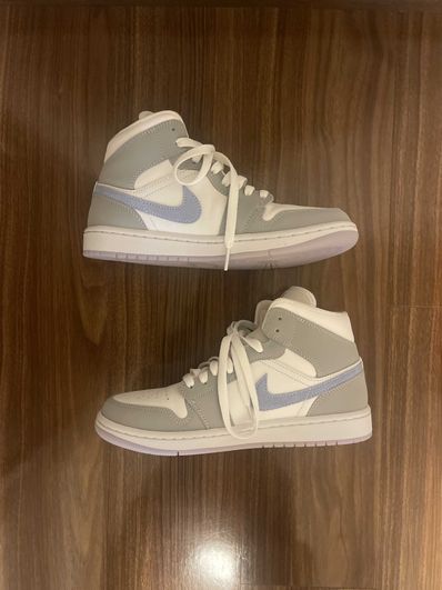 Nike Women's Air Jordan 1 Mid "Wolf Grey"