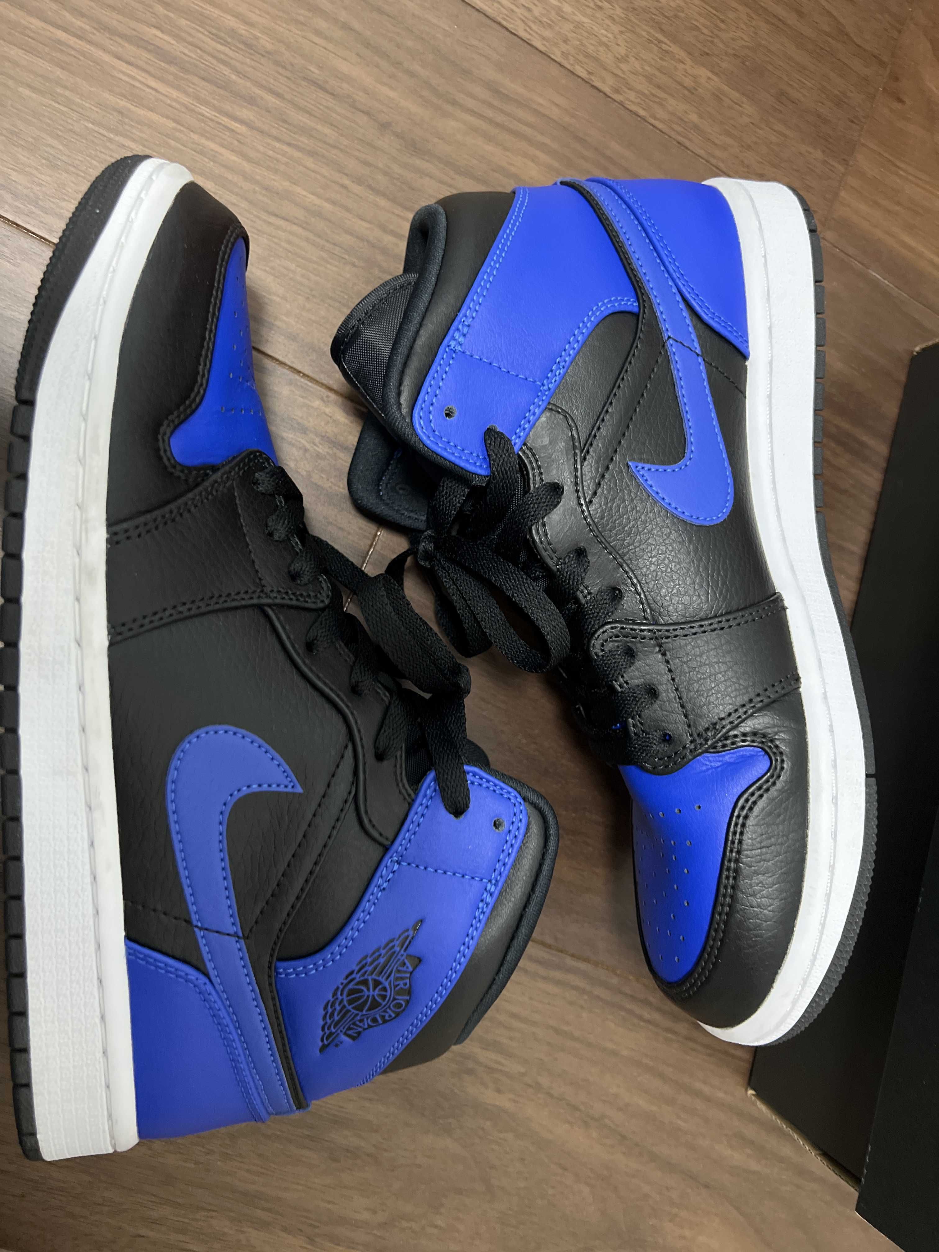 Nike Air Jordan 1 Mid "Hyper Royal"