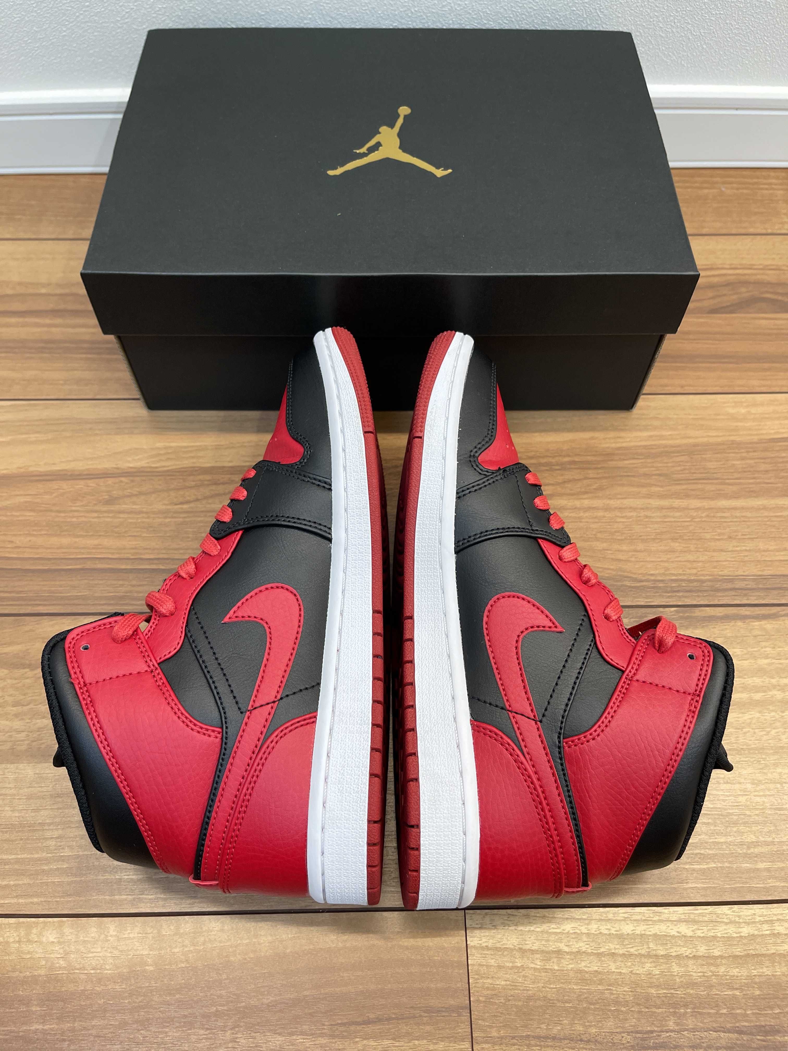 Nike Air Jordan 1 Mid "Bred"