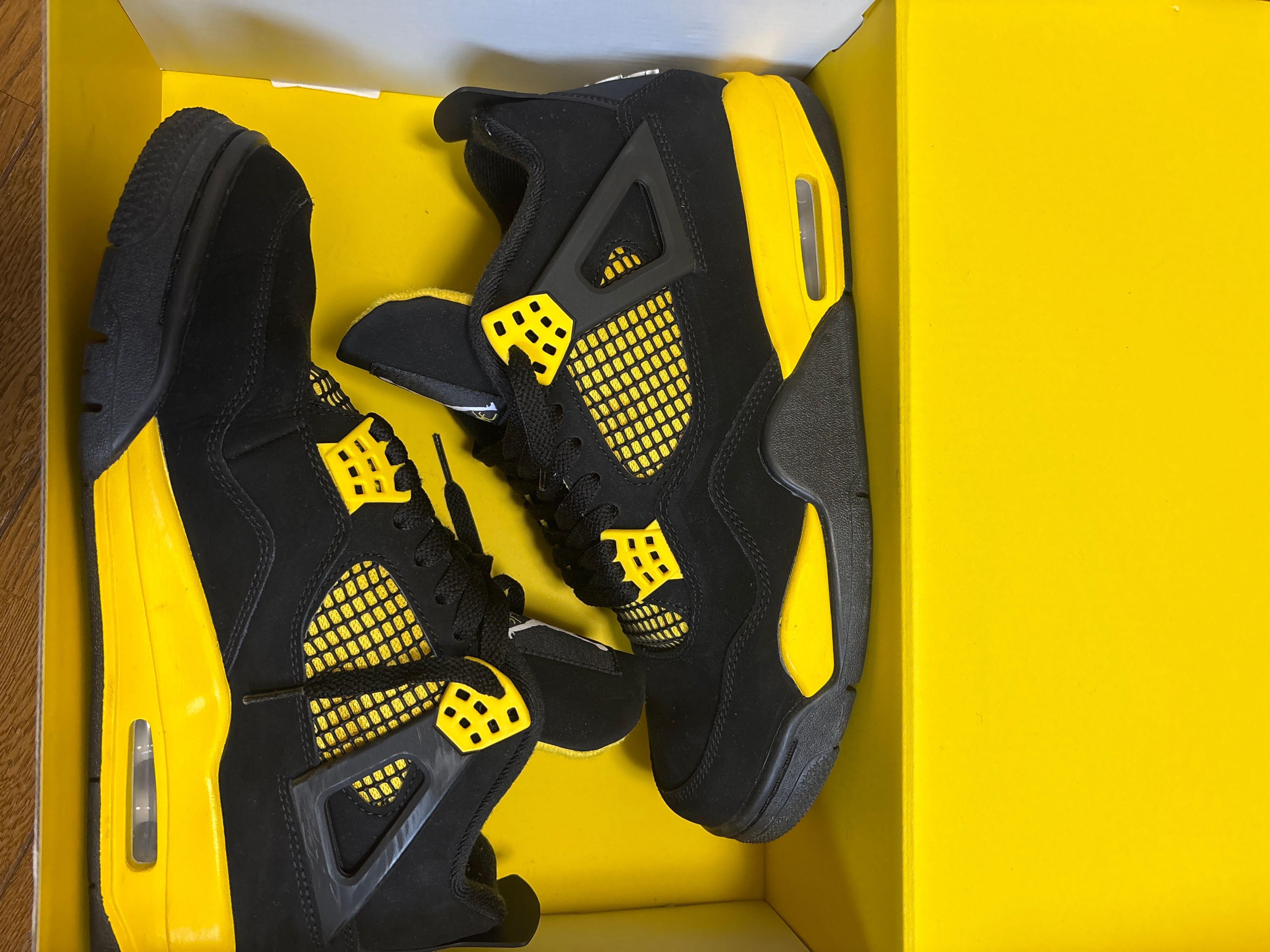 Nike Air Jordan 4 Retro "Thunder"(2023)