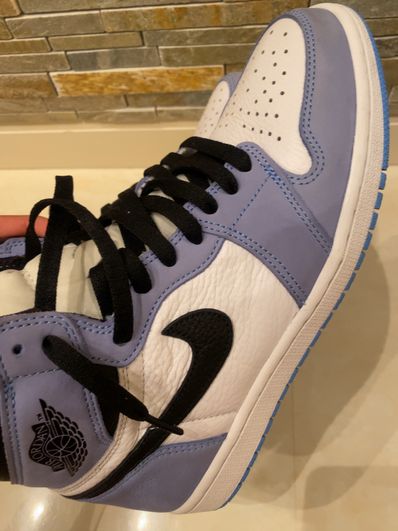 Nike Air Jordan 1 High OG "University Blue"