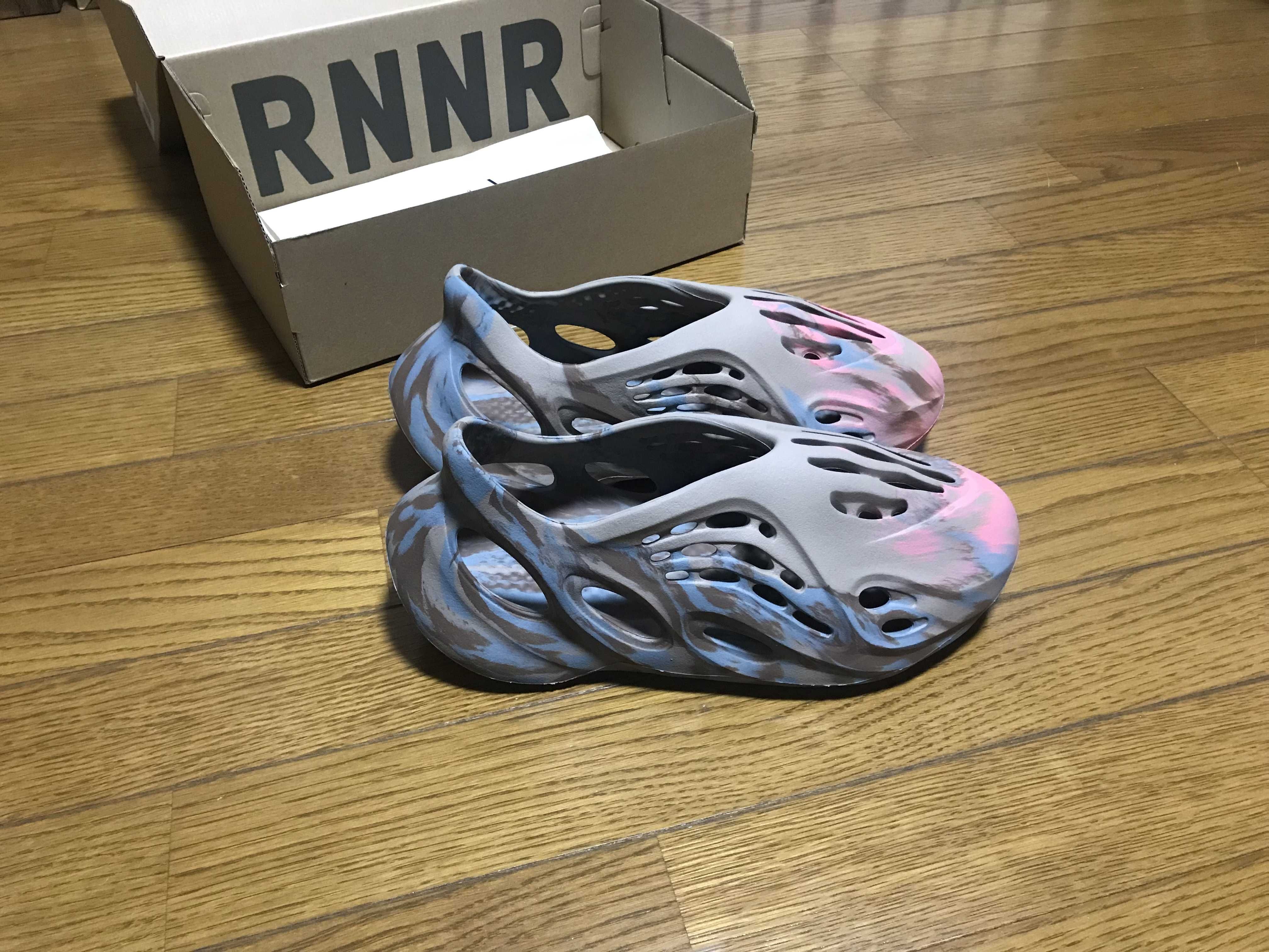 adidas YEEZY Foam Runner "Mx Sand Grey"