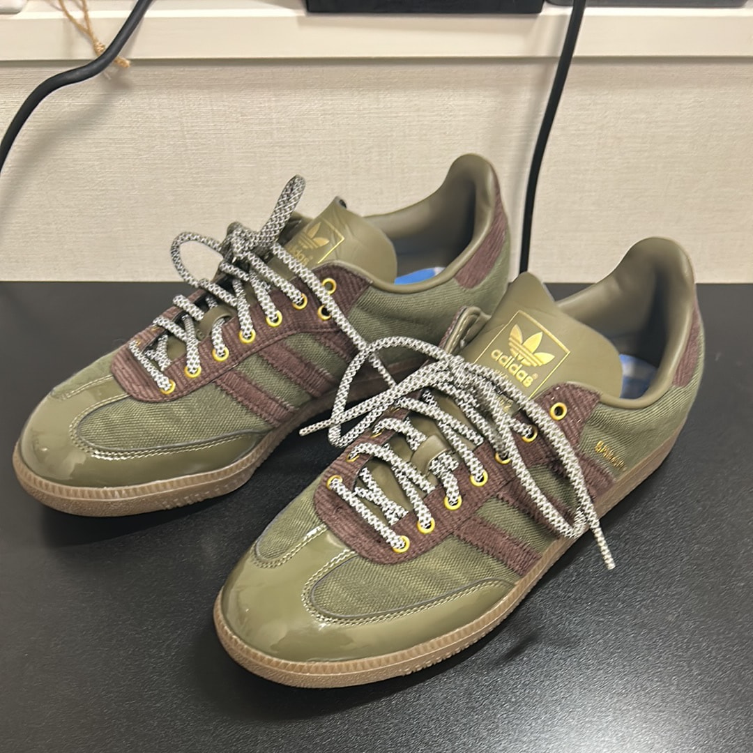オルウェイズ × アディダスオリジナルス サンバ OG "オリーブストレータ/シャドウブラウン/マットゴールド"