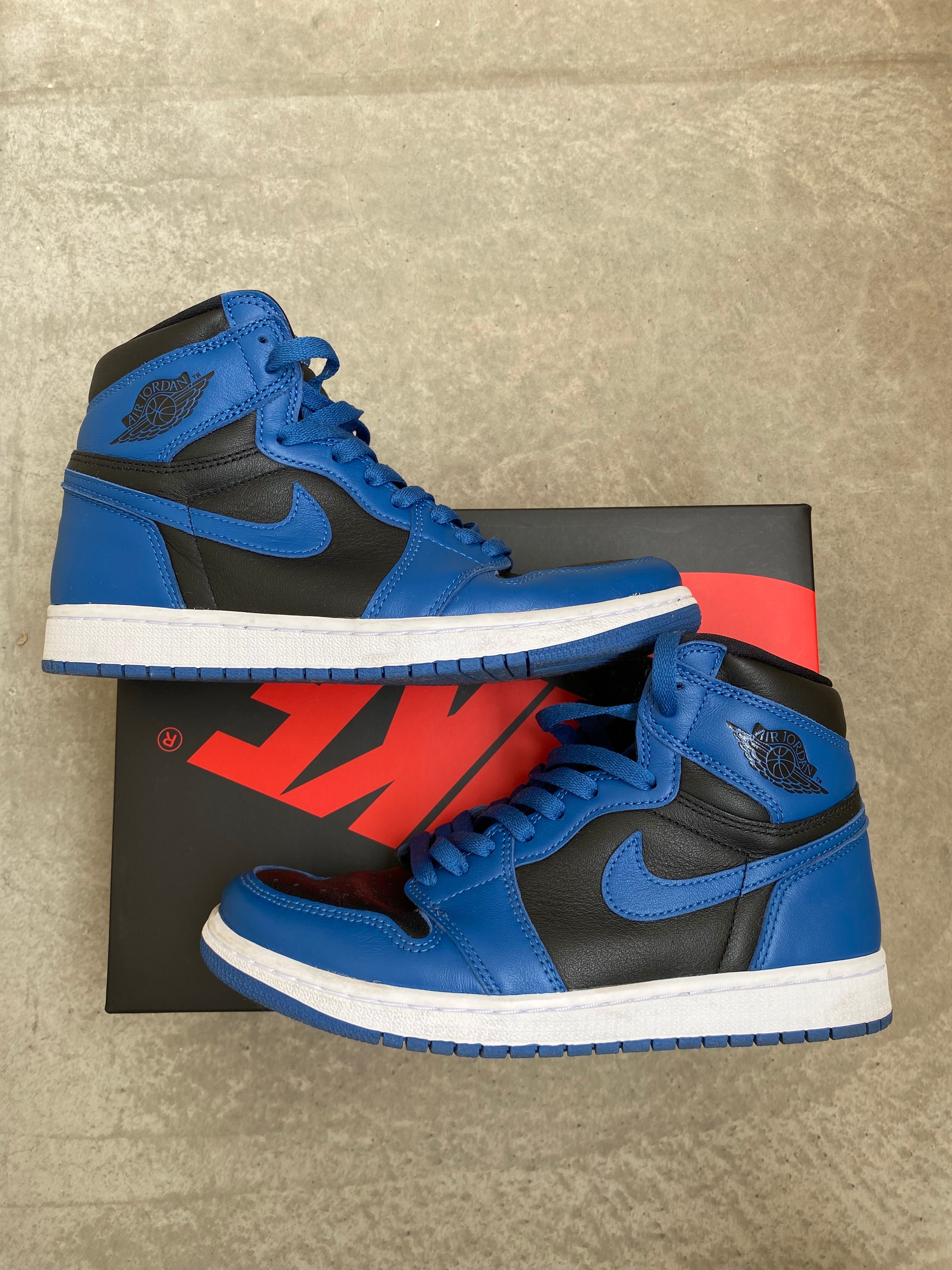 Nike Air Jordan 1 Retro High OG "Dark Marina Blue"