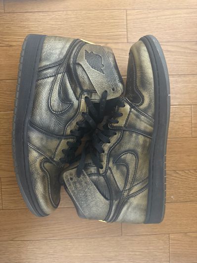 NIKE AIR JORDAN 1 RETRO HIGH OG WINGS "BLACK/BLACK-METALLIC GOLD"