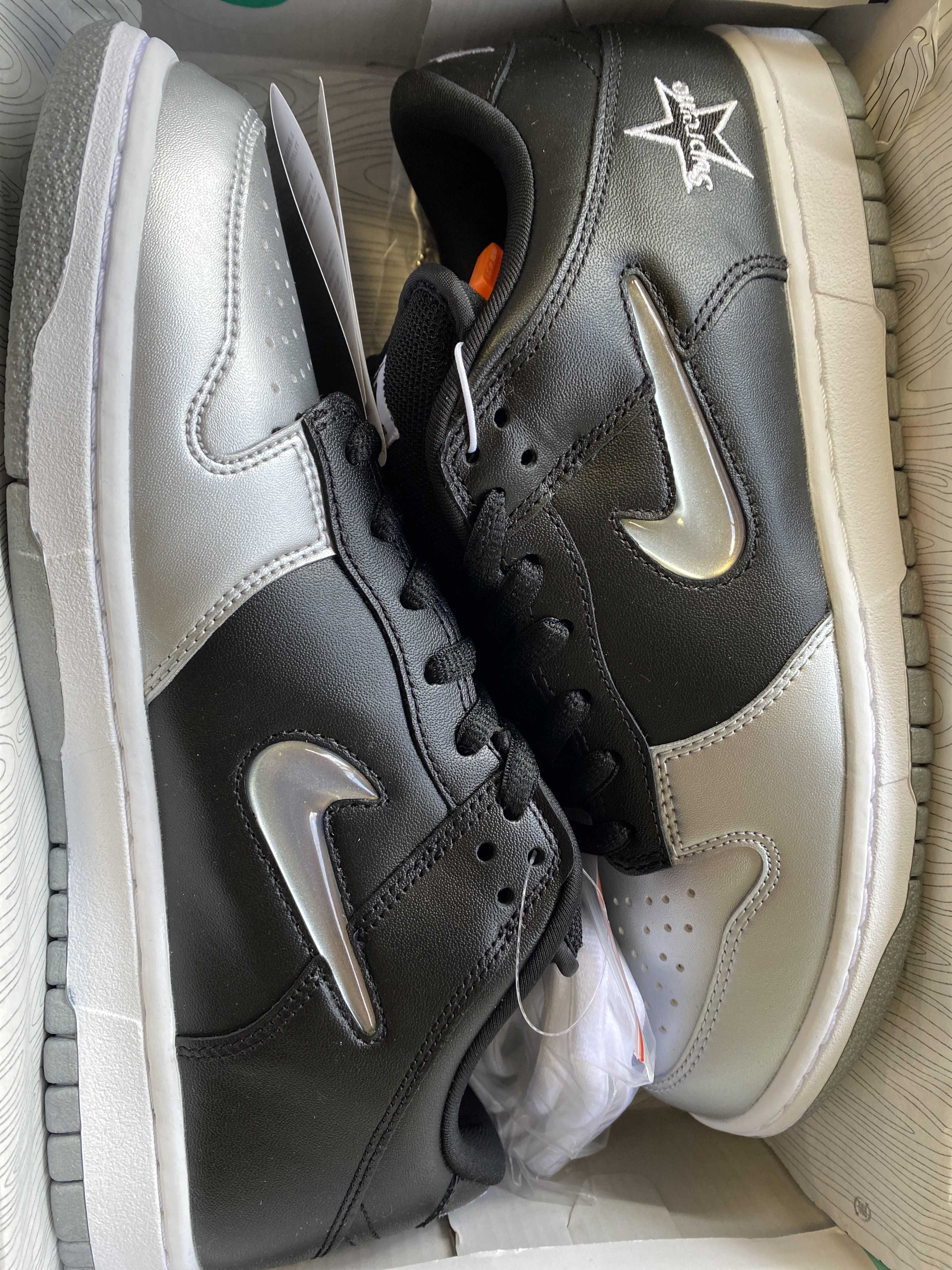 Supreme × Nike Dunk Low "Metallic Silver/Black"
