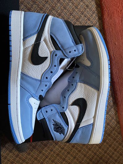 Nike Air Jordan 1 High OG "University Blue"