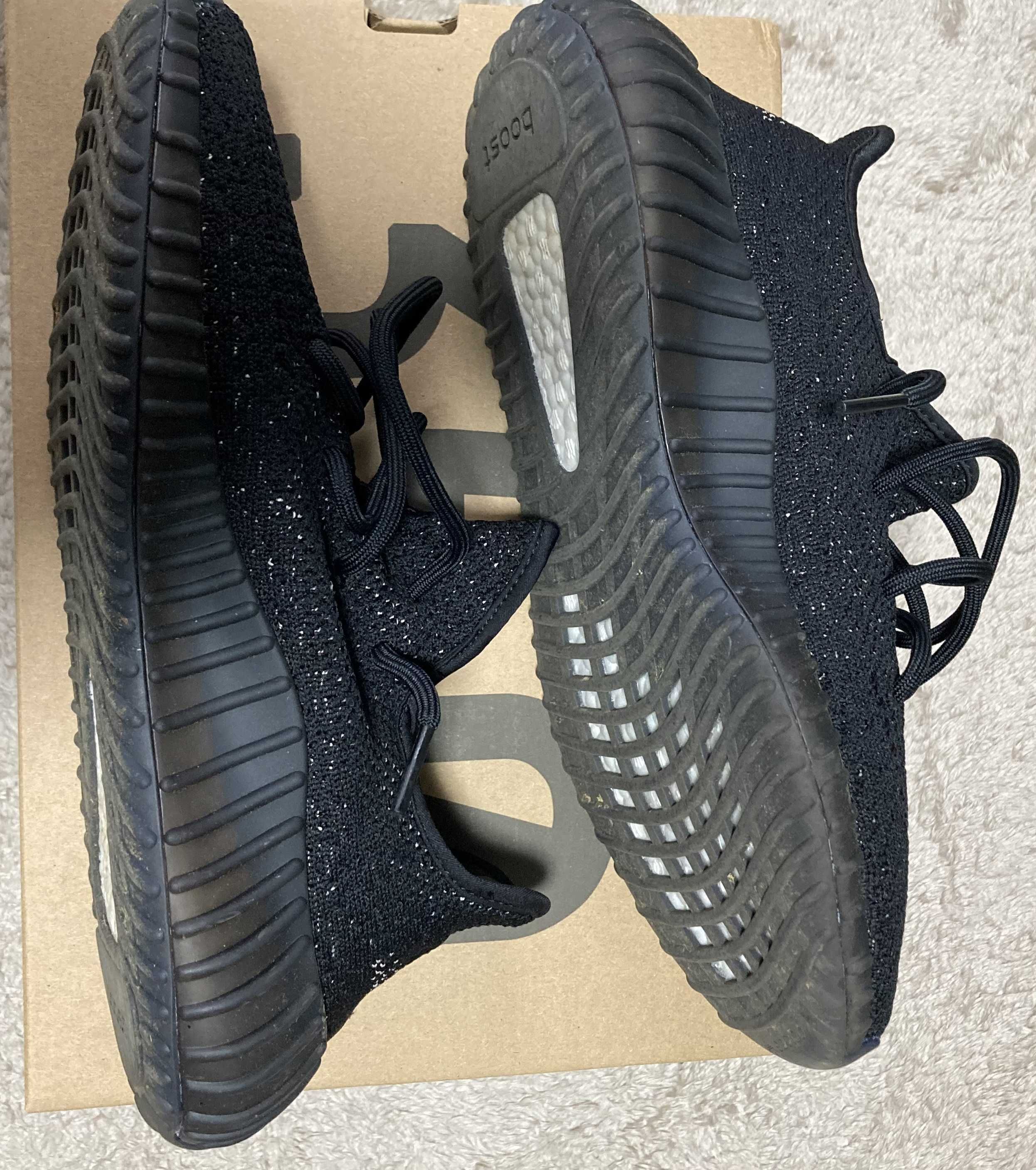 adidas YEEZY Boost 350 V2 "Oreo"