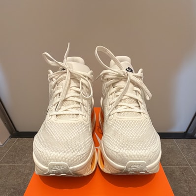 Nike Vomero Premium "Sail/Coconut Milk/Total Orange"