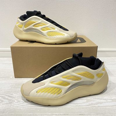 adidas YEEZY 700 V3 "Safflower"