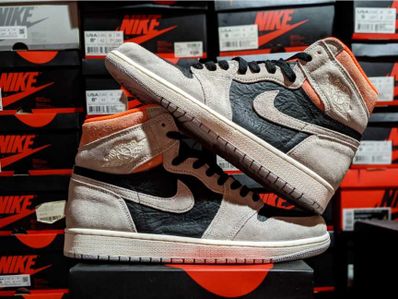 Nike Air Jordan 1 RETRO High OG "Hyper Crimson"