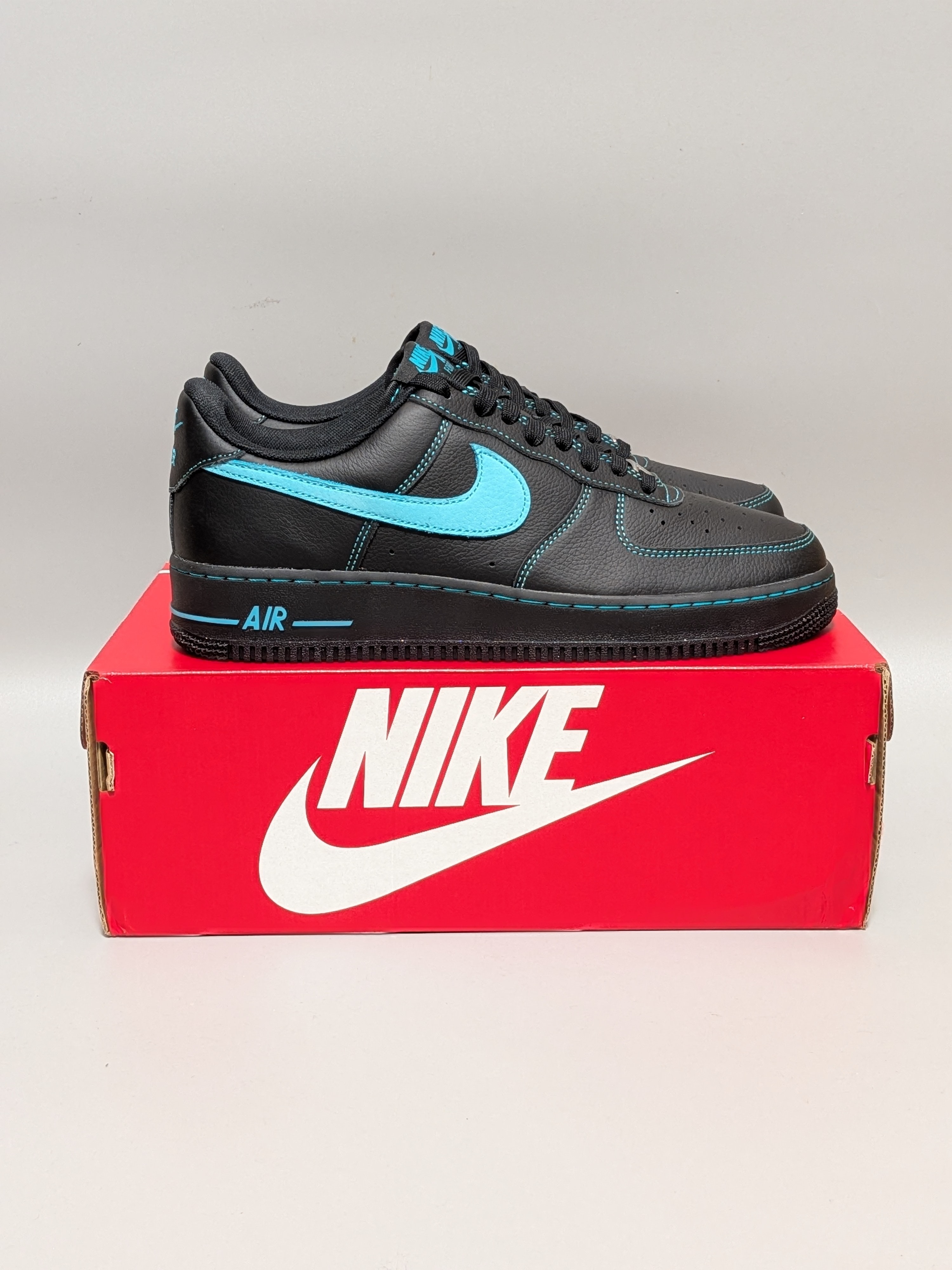Nike Air Force 1 Low "Black Tiffany"