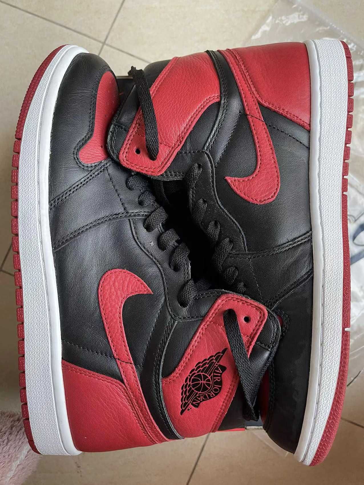 Nike Air Jordan 1 Retro High OG "Bred/Banned" (2016)
